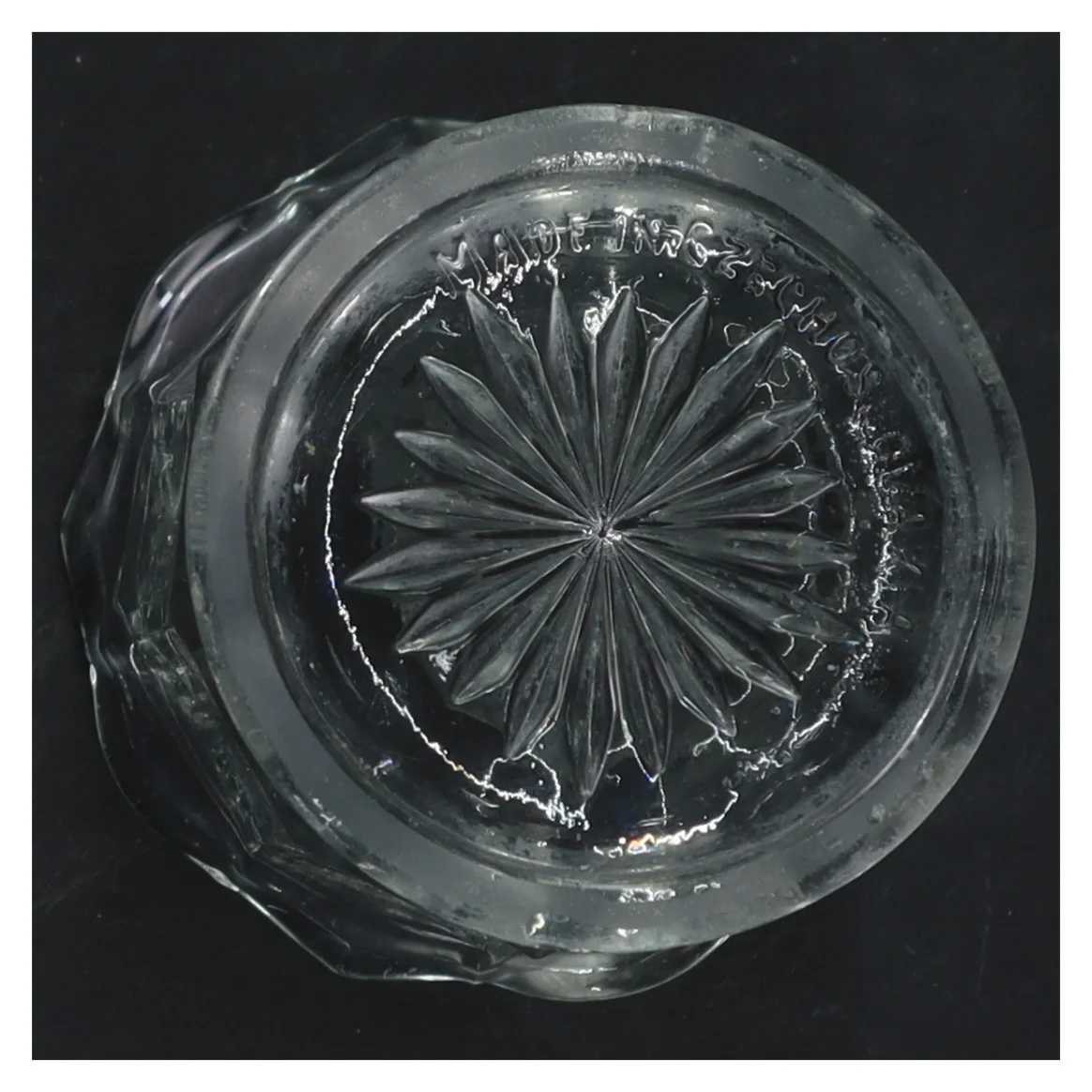 Glasvase fra Tjekkoslovakiet (str. 15 cm)