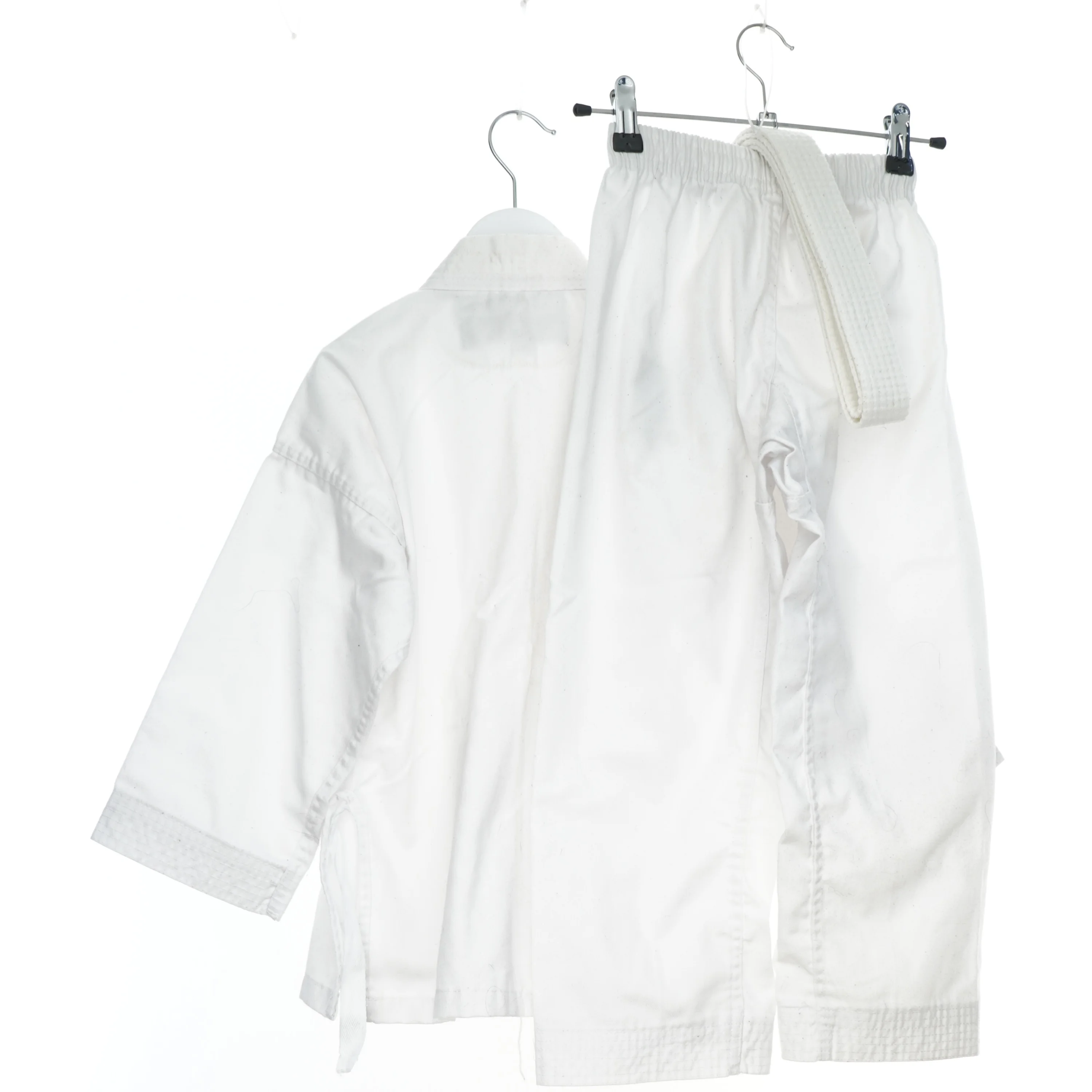 Karatedragt med bælte fra Budo Nord Empi (str. 120)