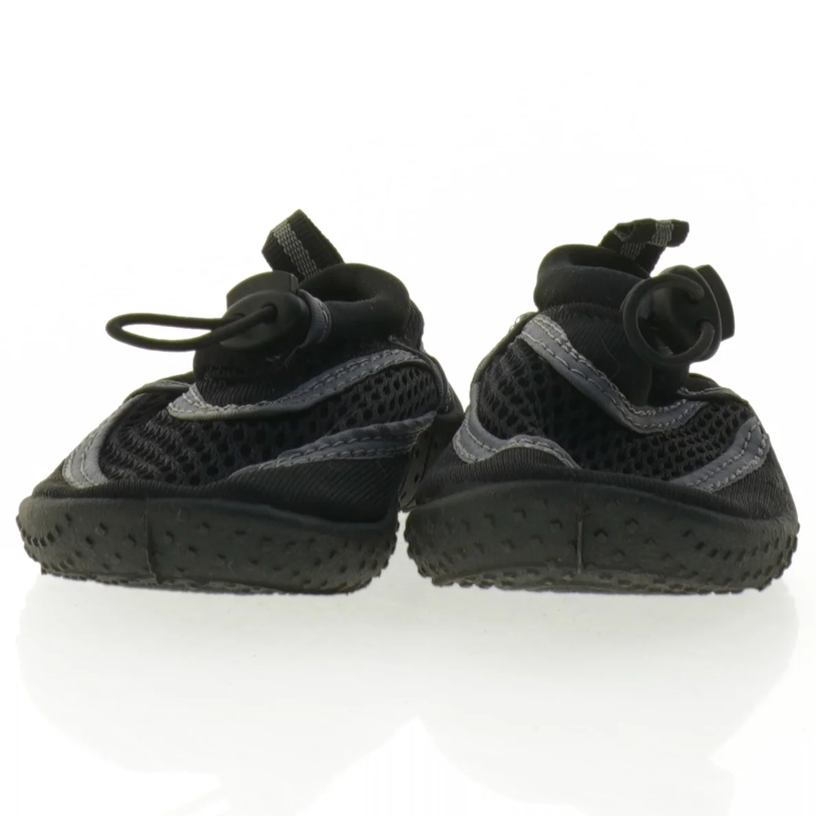 Sorte vandsportsko fra Beck (str. 25)