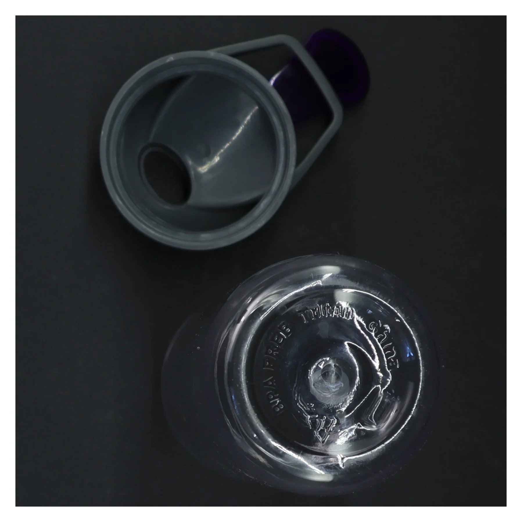 Genanvendelig vandflaske (str. 27 x 9,5 x 7 cm)