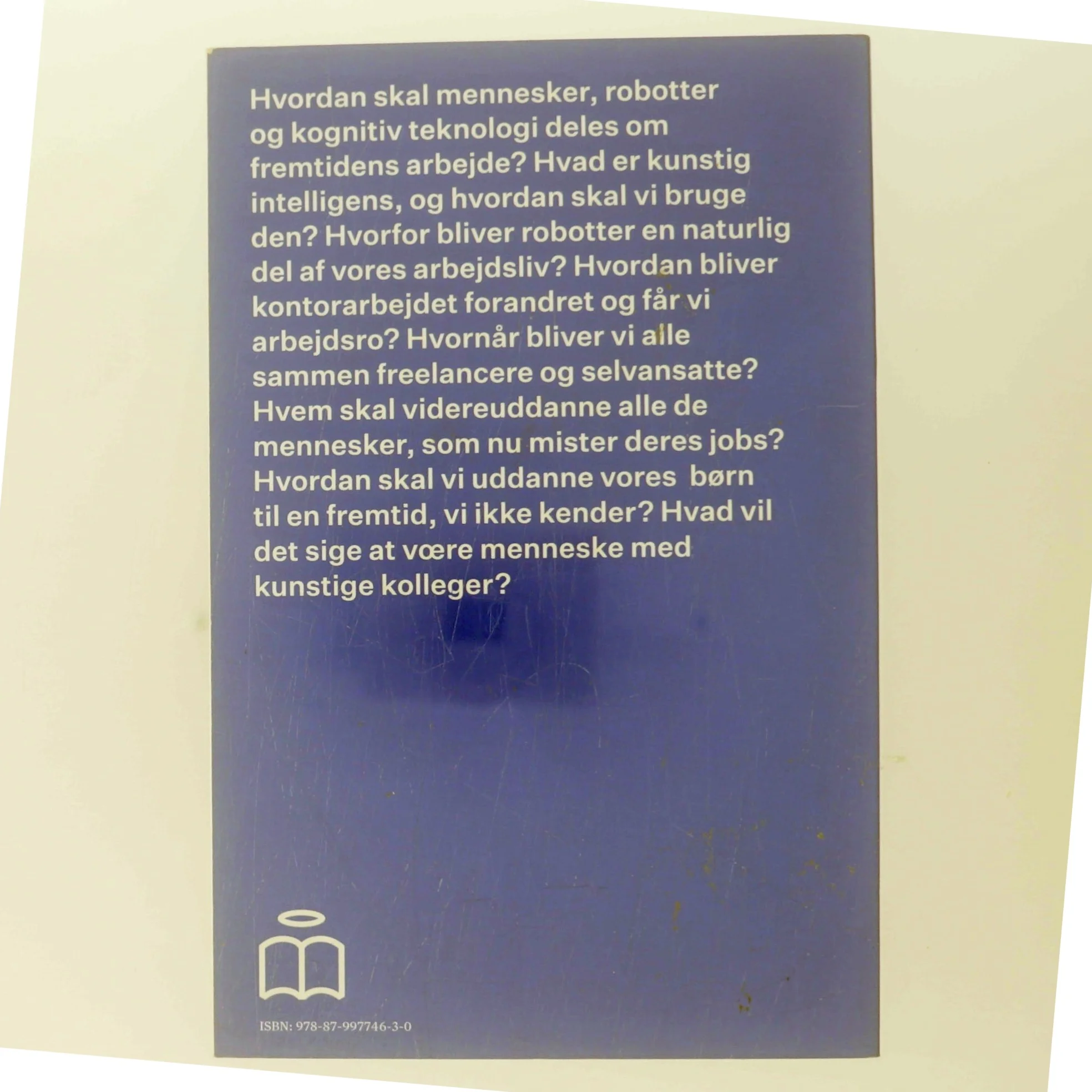 Kunstige kolleger af Claus Skytte (Bog)