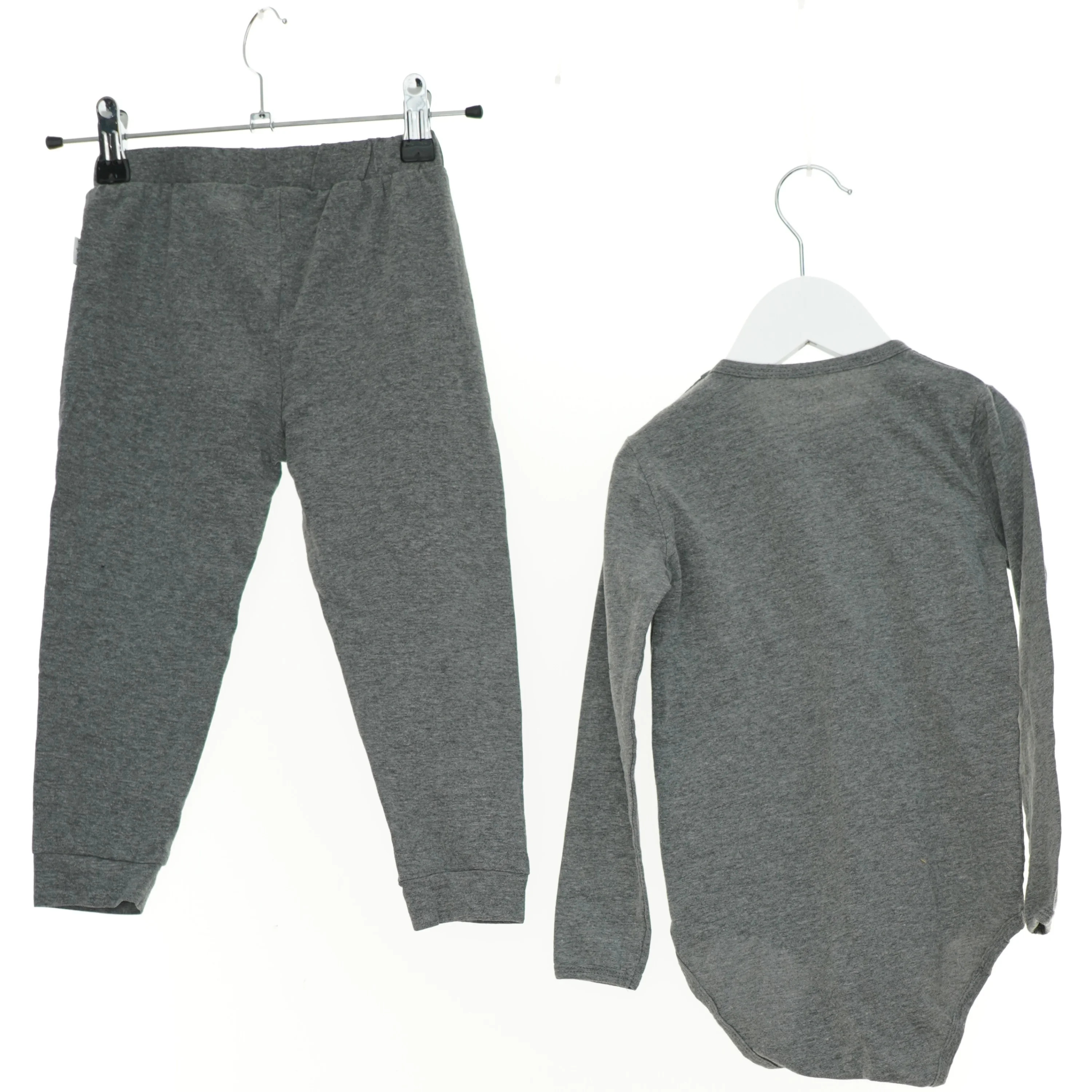 Sæt børnetøj fra Impala (str. 98 cm)