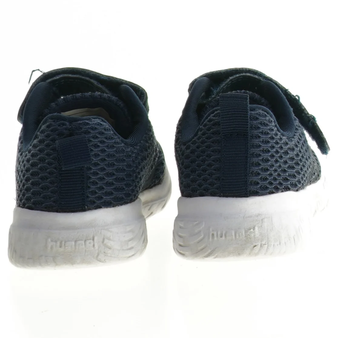 Brugte børnesko fra Hummel (str. 24)