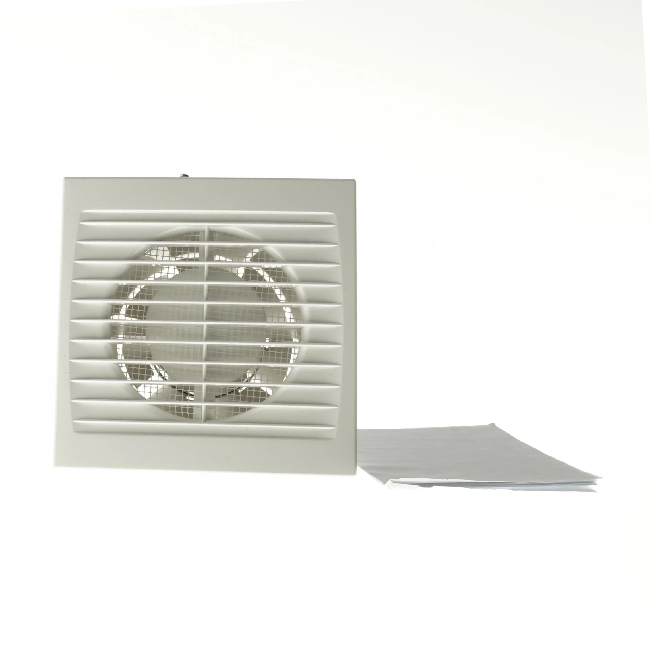 Ventilator til badeværelse (str. 11x15 cm)
