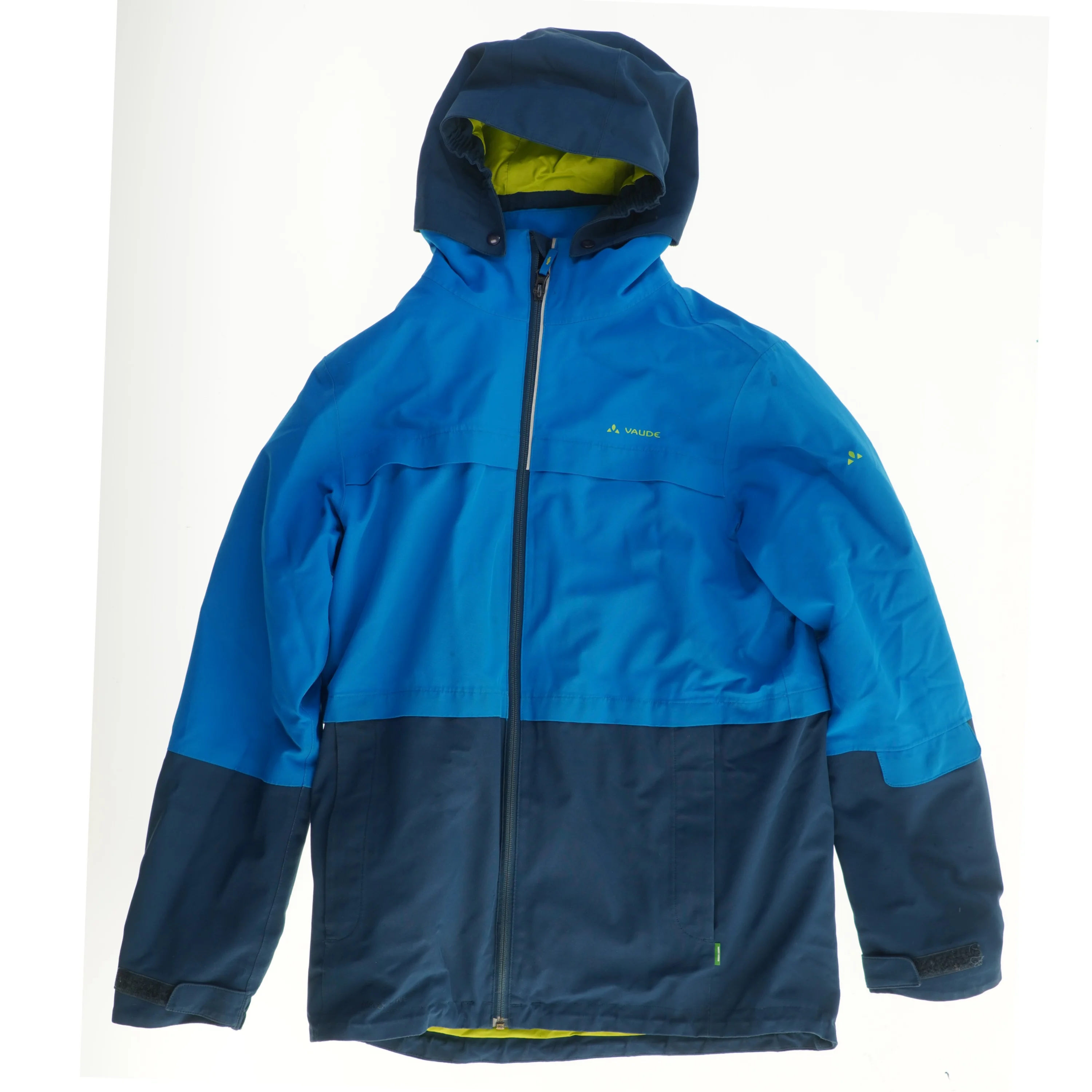 Vindjakke + thermojakke= vinterjakke med hætte fra Vaude (str. 158)