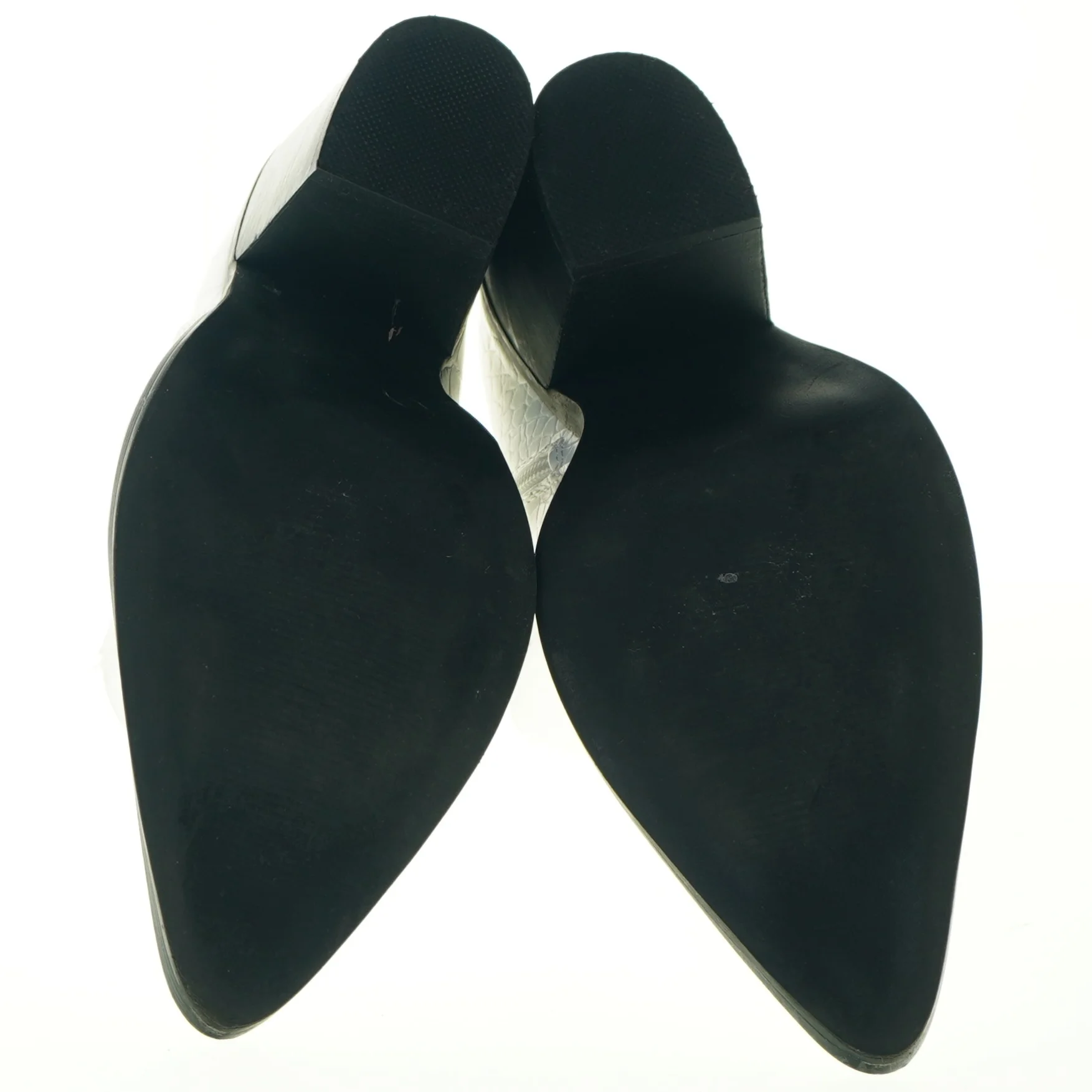 Hvide ankelstøvler med krokodillepræg fra Asos (str. 7)