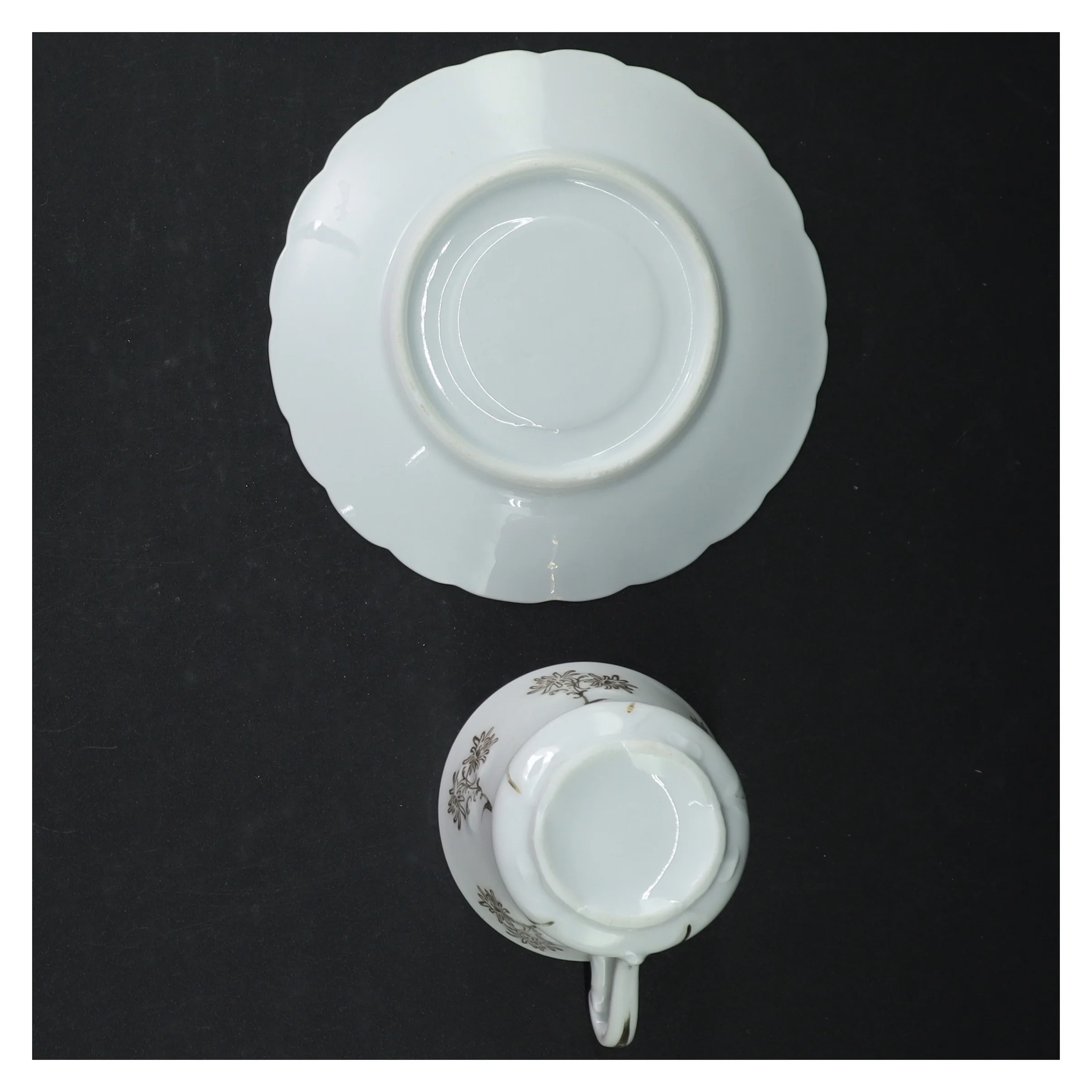 Porcelæn tekopper med underkopper (str. Ø. 14 cm. h. 7 cm y. 7,5 cm)