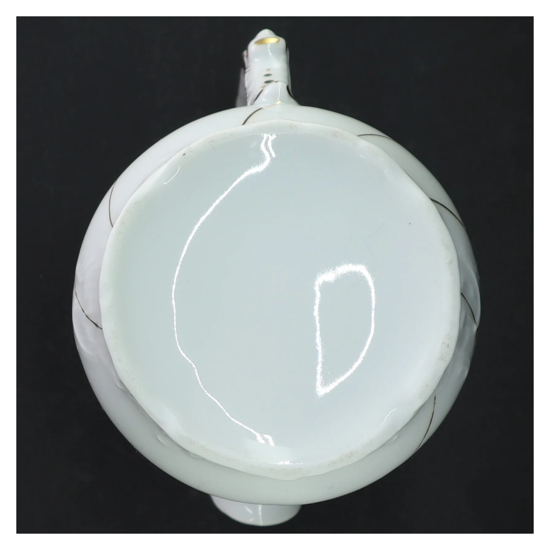 Porcelænskande med gulddetaljer (str. 24,5 cm)