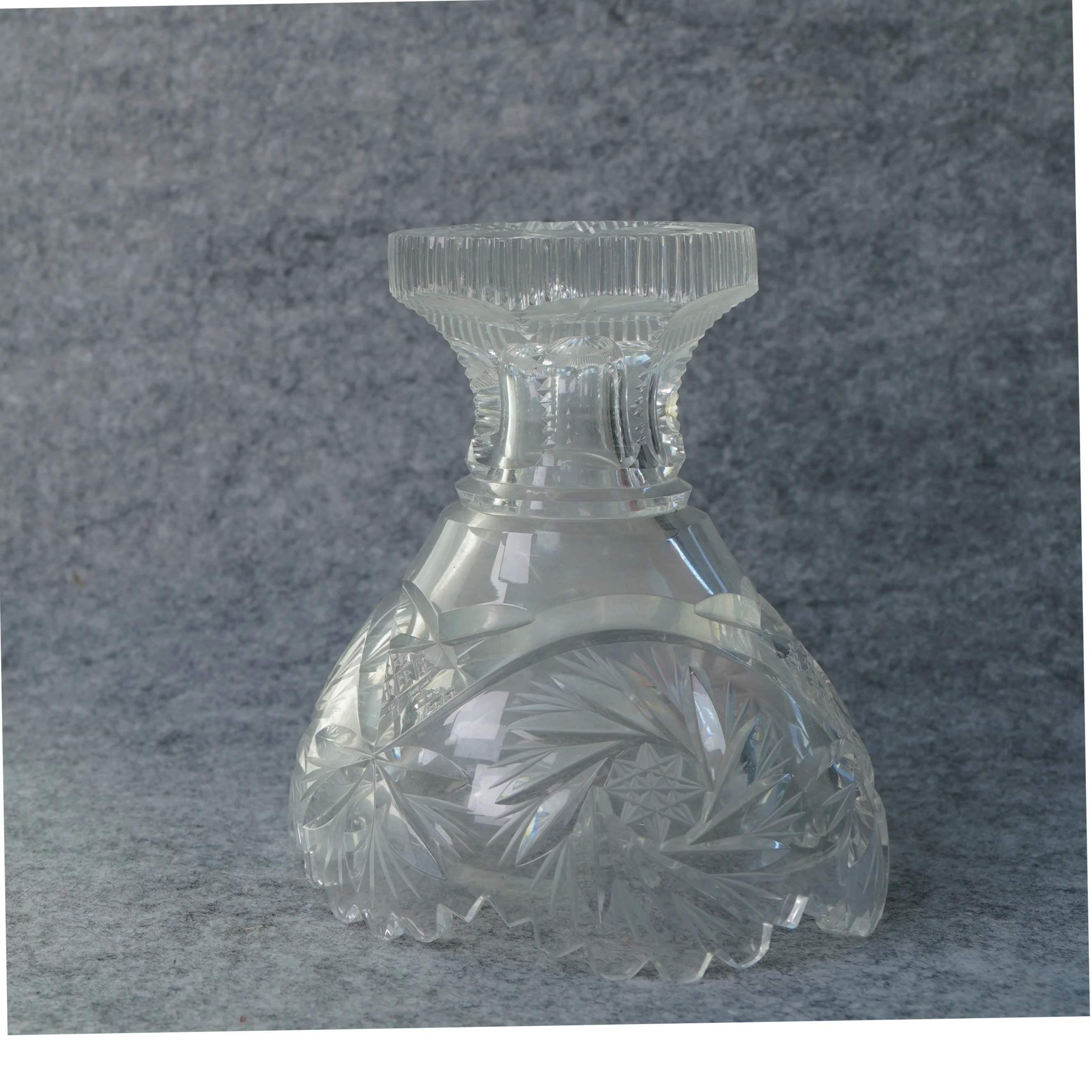 Vase i krystal (str. 15 x 13 cm)