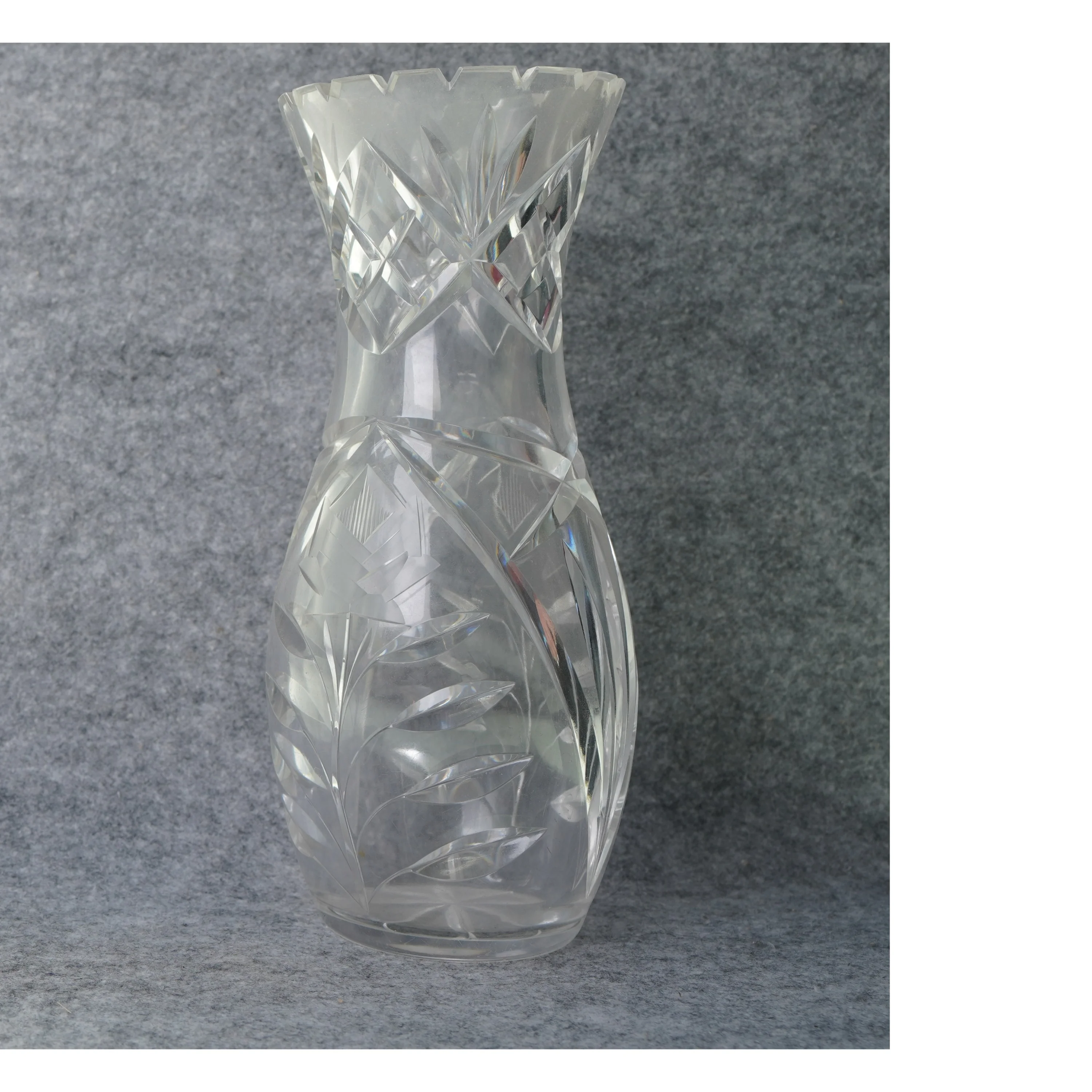 Krystal vase (str. 27 x 10 cm)