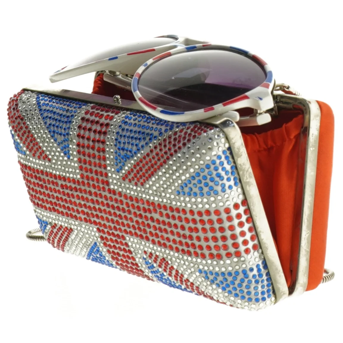 Solbriller og taske med Storbritannien flag