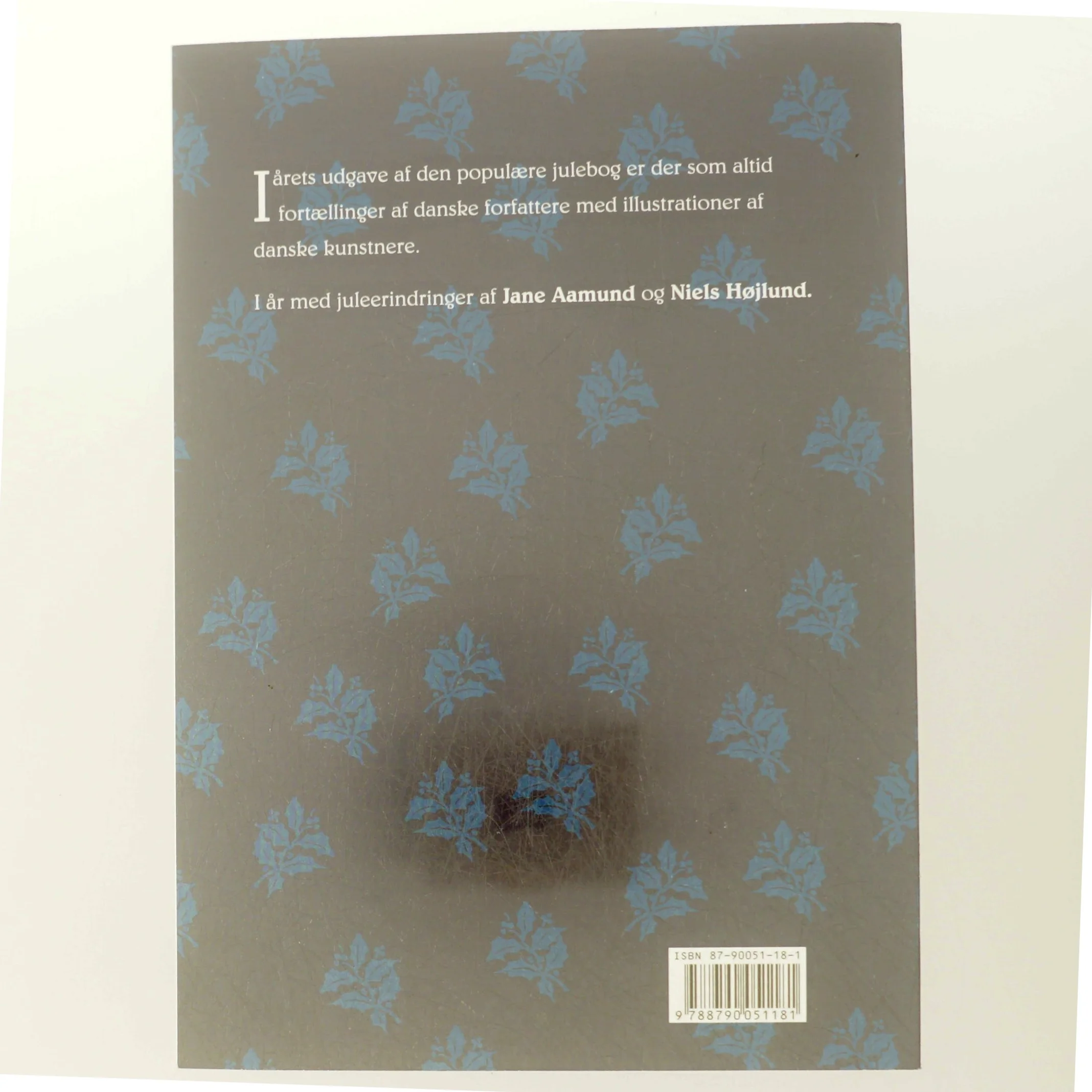 Julebog 'Ved Julelampens Skær 2001' fra Grønvald Fynbos Forlag