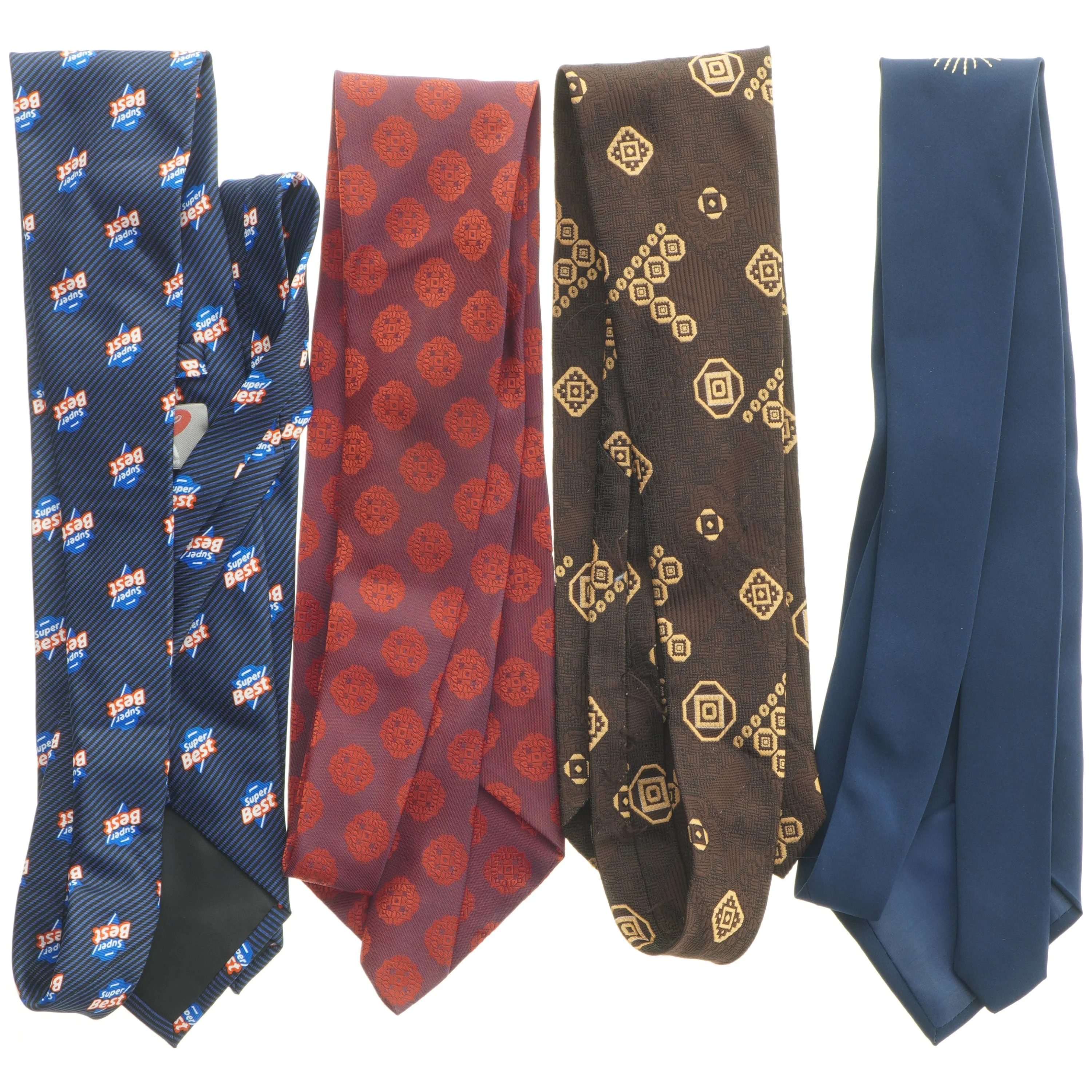 Samling af fire slips med forskellige mønstre (str. 120 cm)