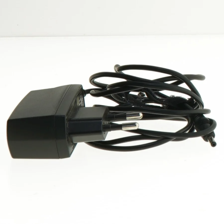 Strømforsyningsadapter fra Nokia (str. 180 cm)