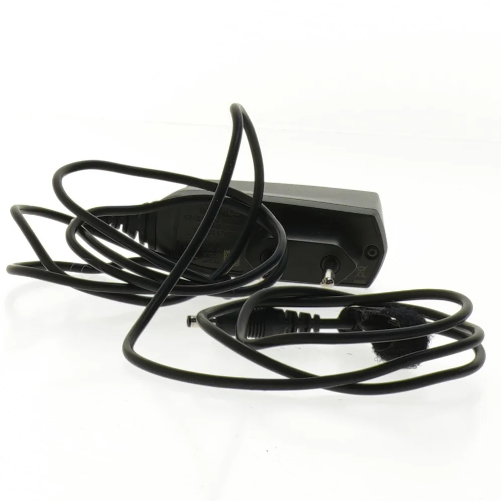 Strømforsyningsadapter fra Nokia (str. 180 cm)