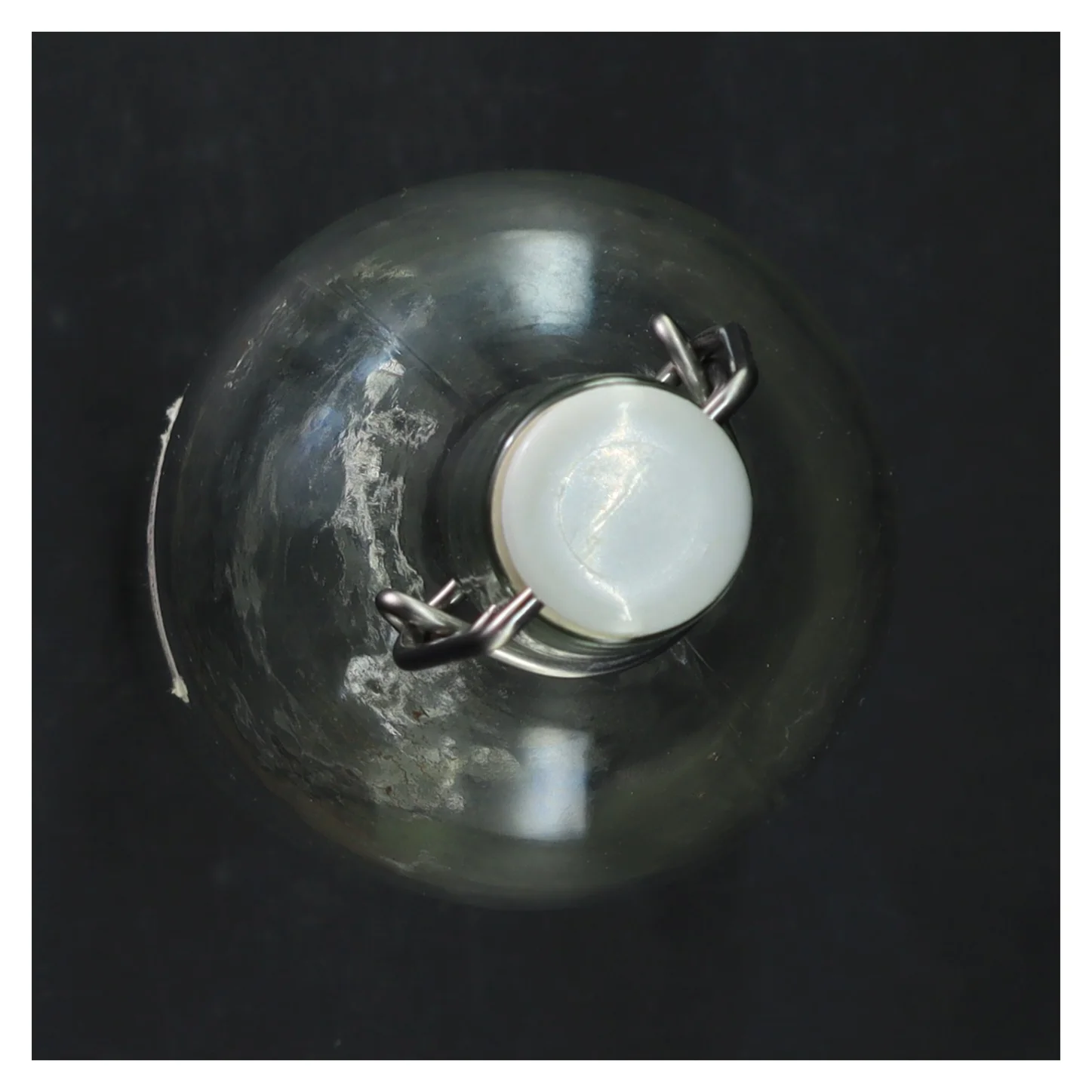 Genbrugsglasflaske med patentlukning fra IKEA (str. H. 28 cm ø. 9 cm)