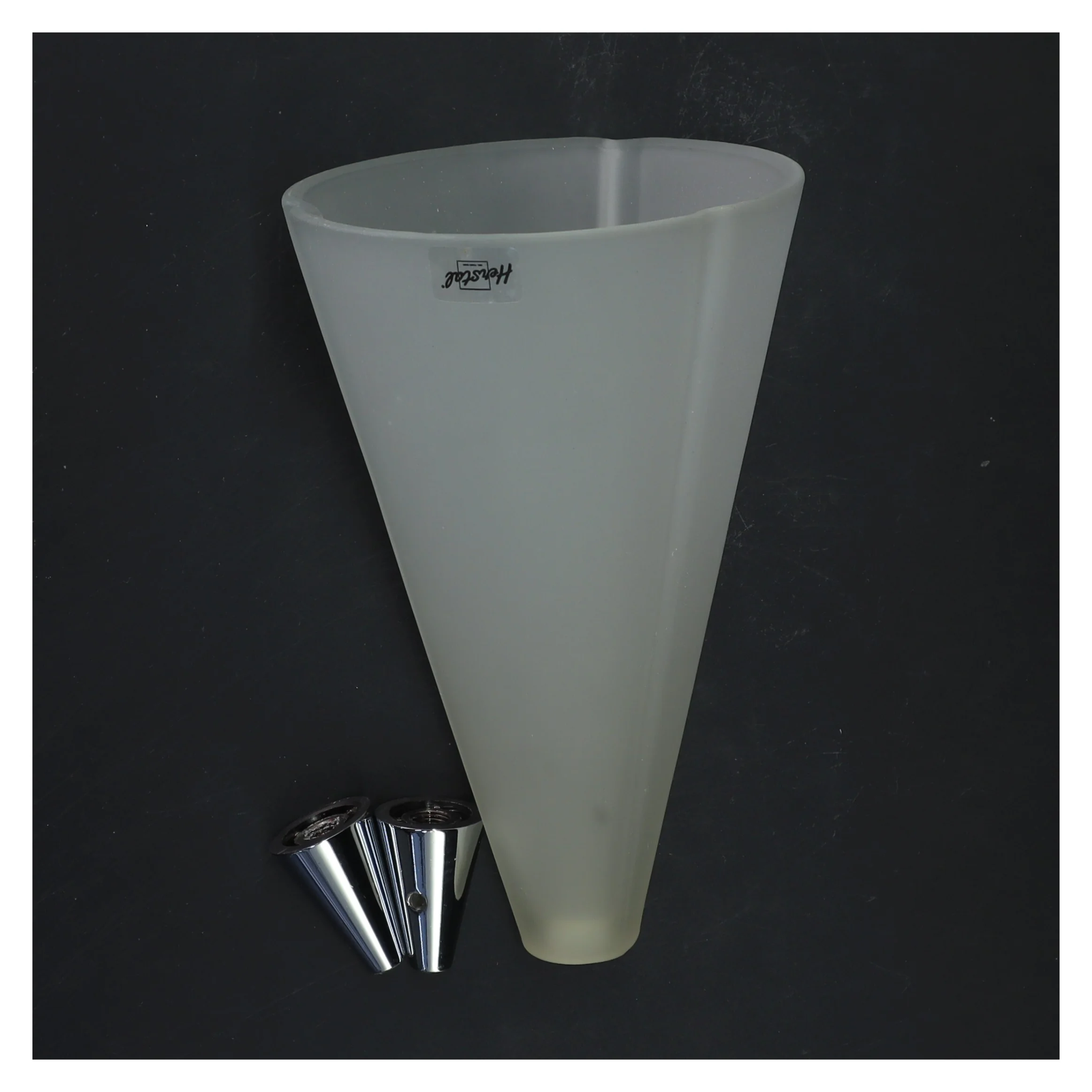 Frosted lampeskærm med komponenter fra Herstal (str. 19x12 cm)