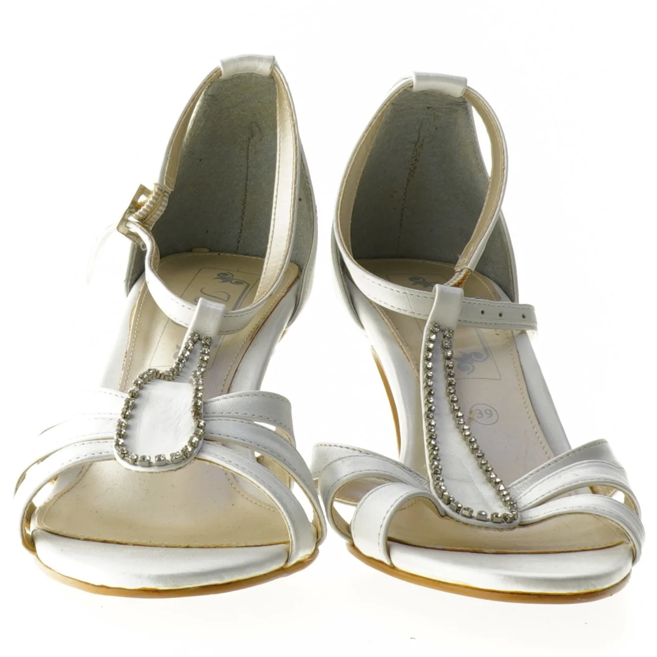 Hvide højhælede sandaler med pynt fra Ivory (str. 39 )