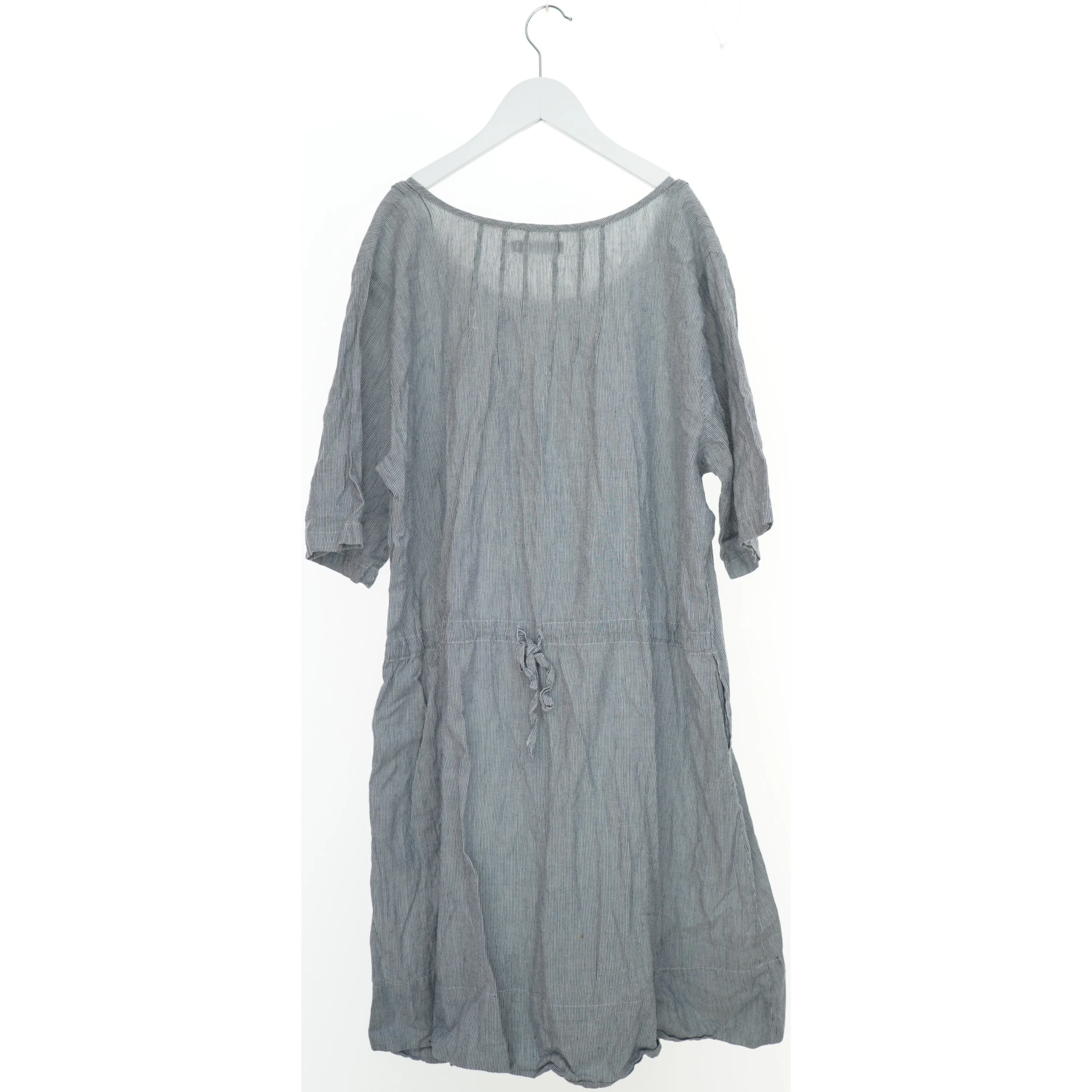 Kjole med korte ærmer fra Two Danes (str. XL)