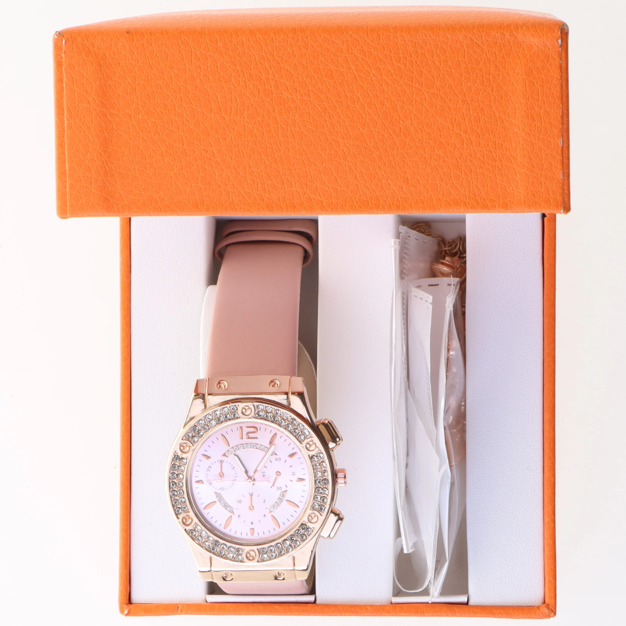 Ur og armbåndssæt (str. ur ø 4,5 cm, armbånd ø 9 cm)