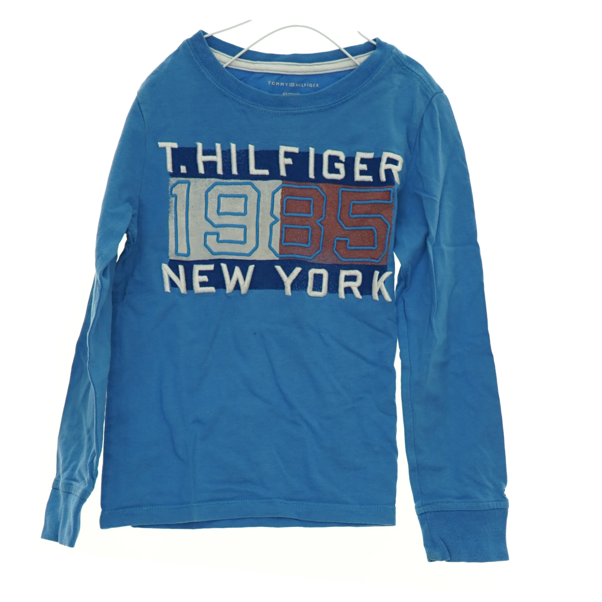 Bluse fra Tommy Hilfiger (str. 104 cm)