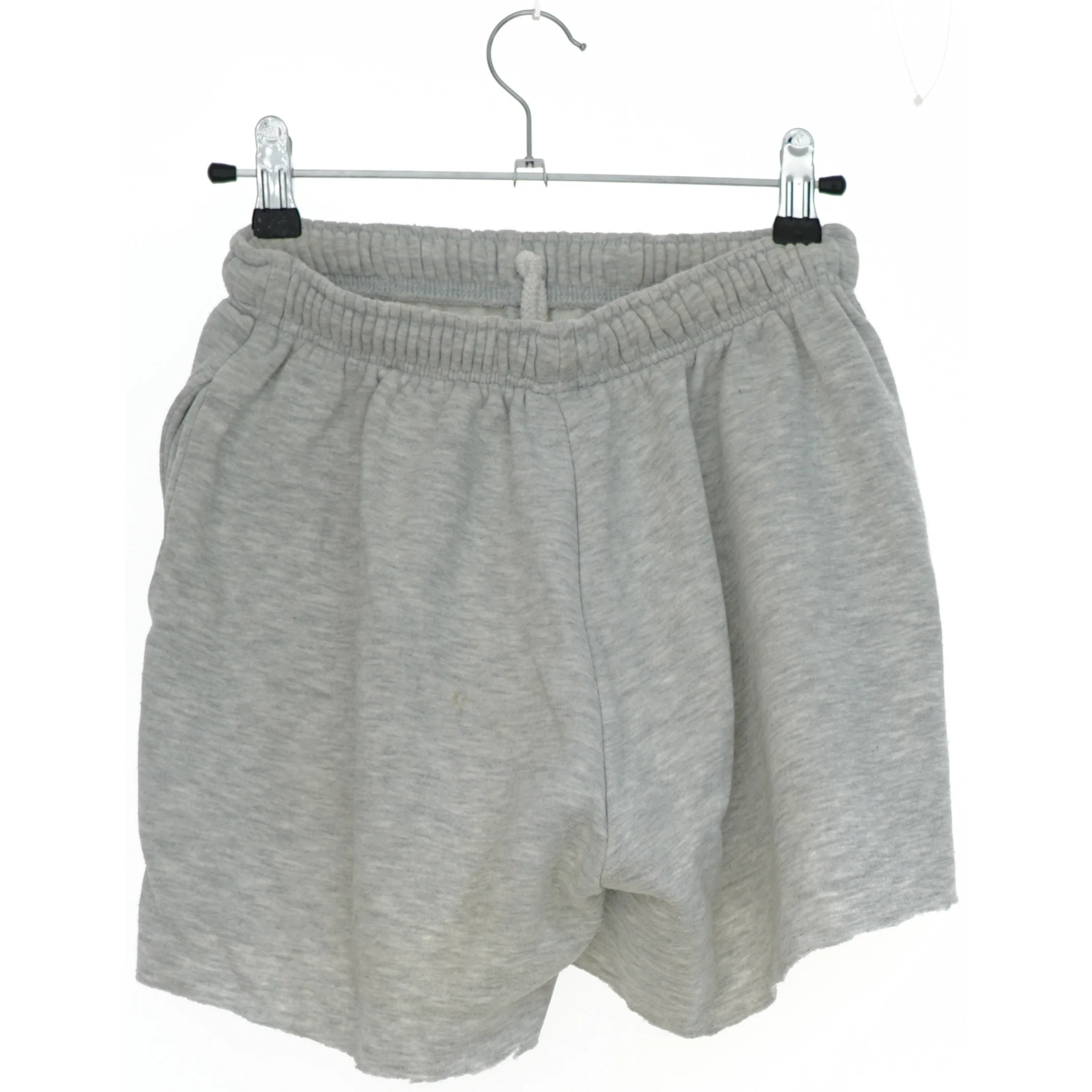 Grå sweatshorts fra Fruit of the loom (str. 152)