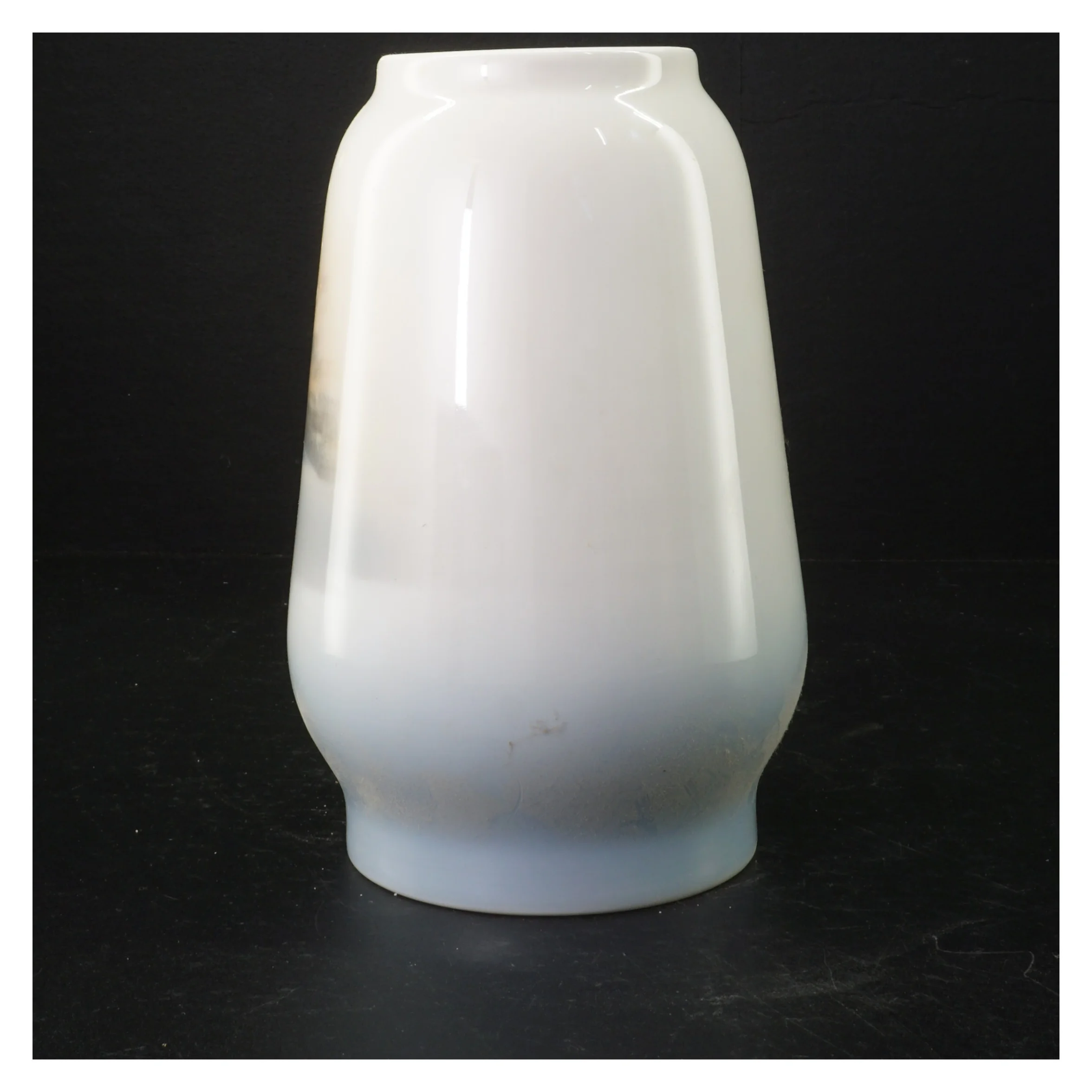 Vase med Landskab, Royal Copenhagen nr. 2854-3604 fra Royal Copenhagen (str. H 21 cm)