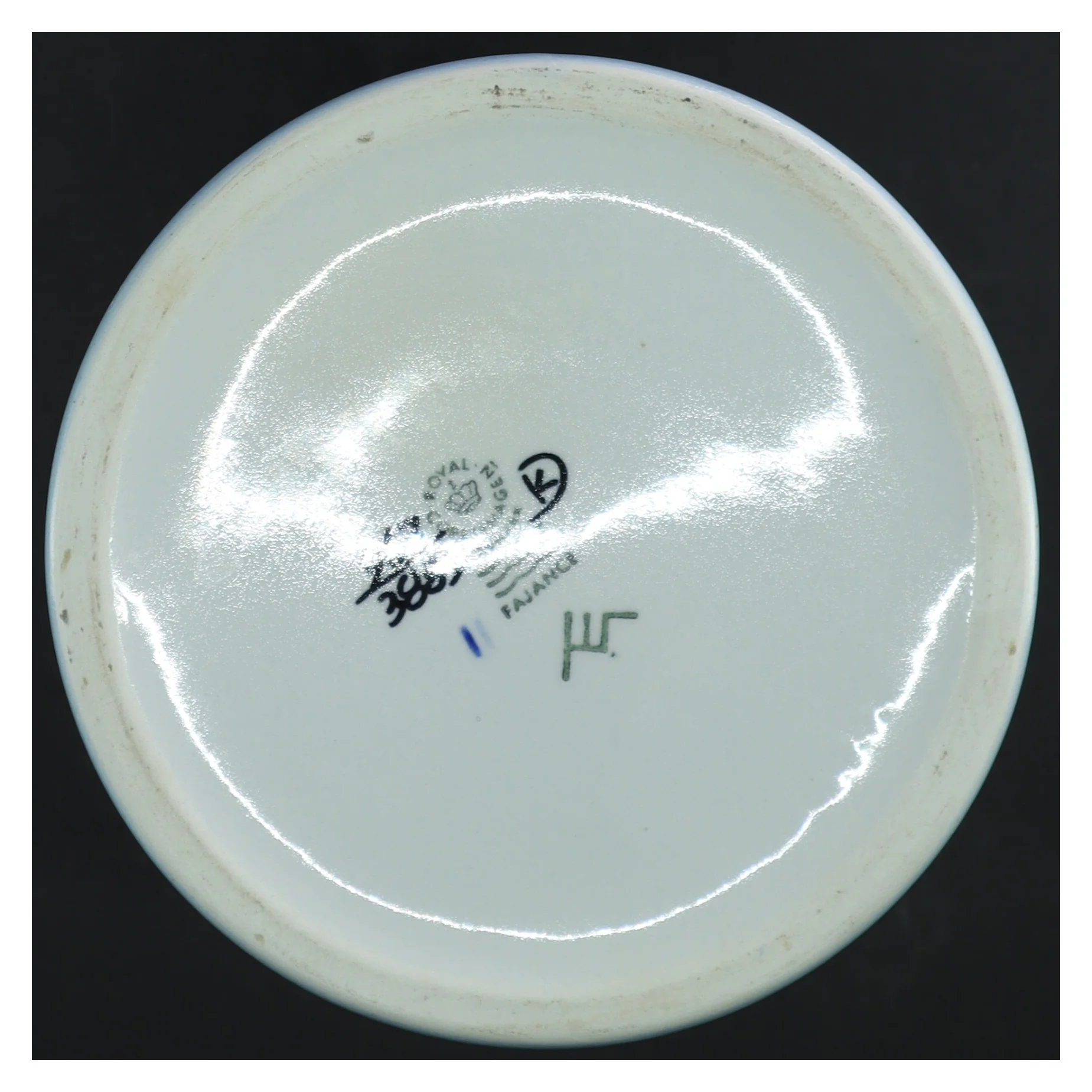 Porcelænsvase fra Royal Copenhagen (str. H 22 cm)