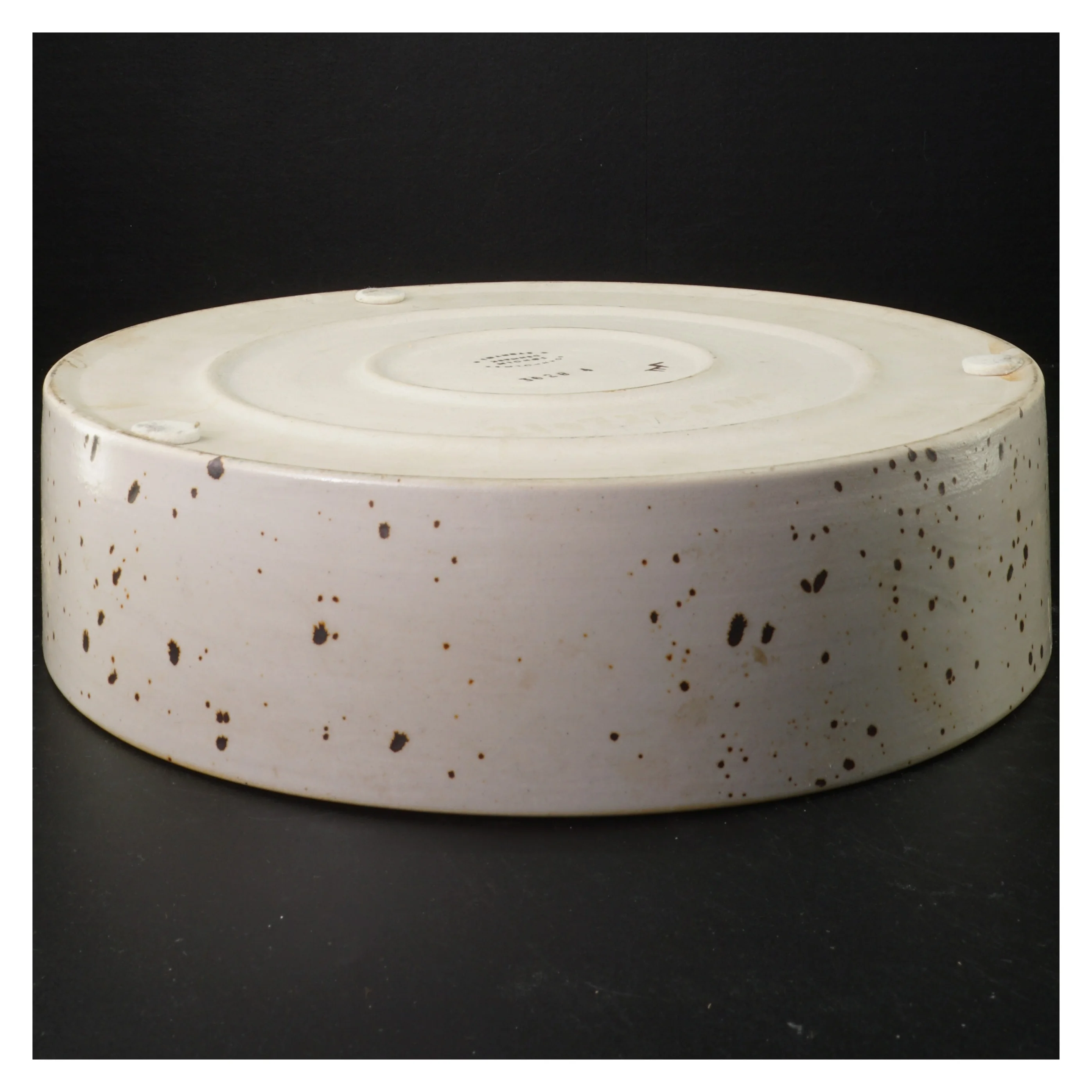 Keramikfad med bladmotiv fra søholm (str. Ø 31 cm)