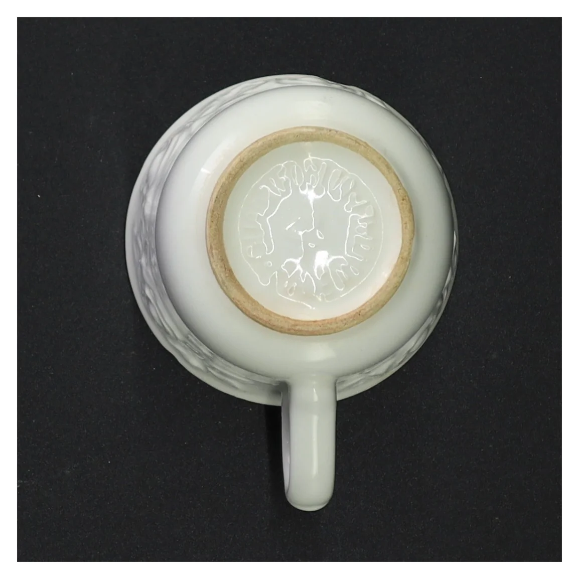 Hvid relief kaffekop fra Quadrifoglio (str. 8 x 8 cm)