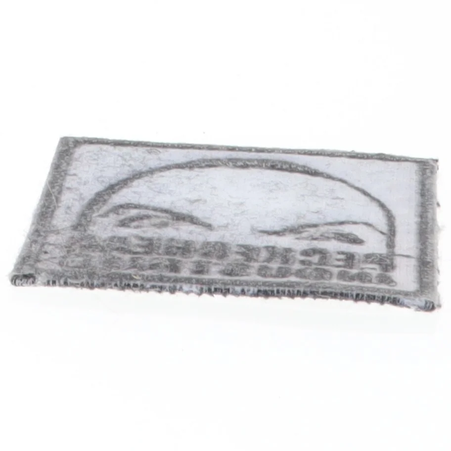 Stofmærke med logo (str. 6 x 6 cm)