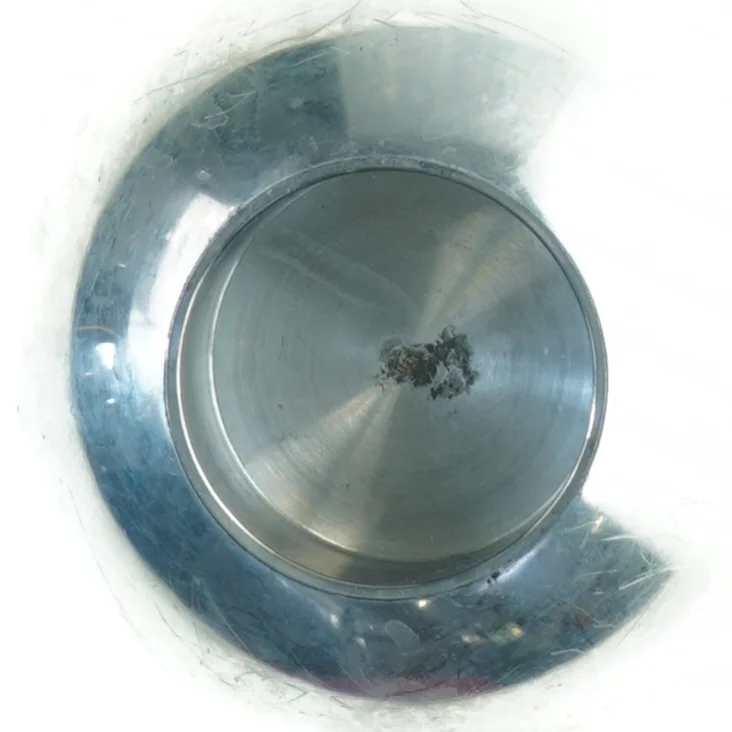 Sølvfarvet skål i rustfrit stål fra Ikea (str. 14 x 11 cm)