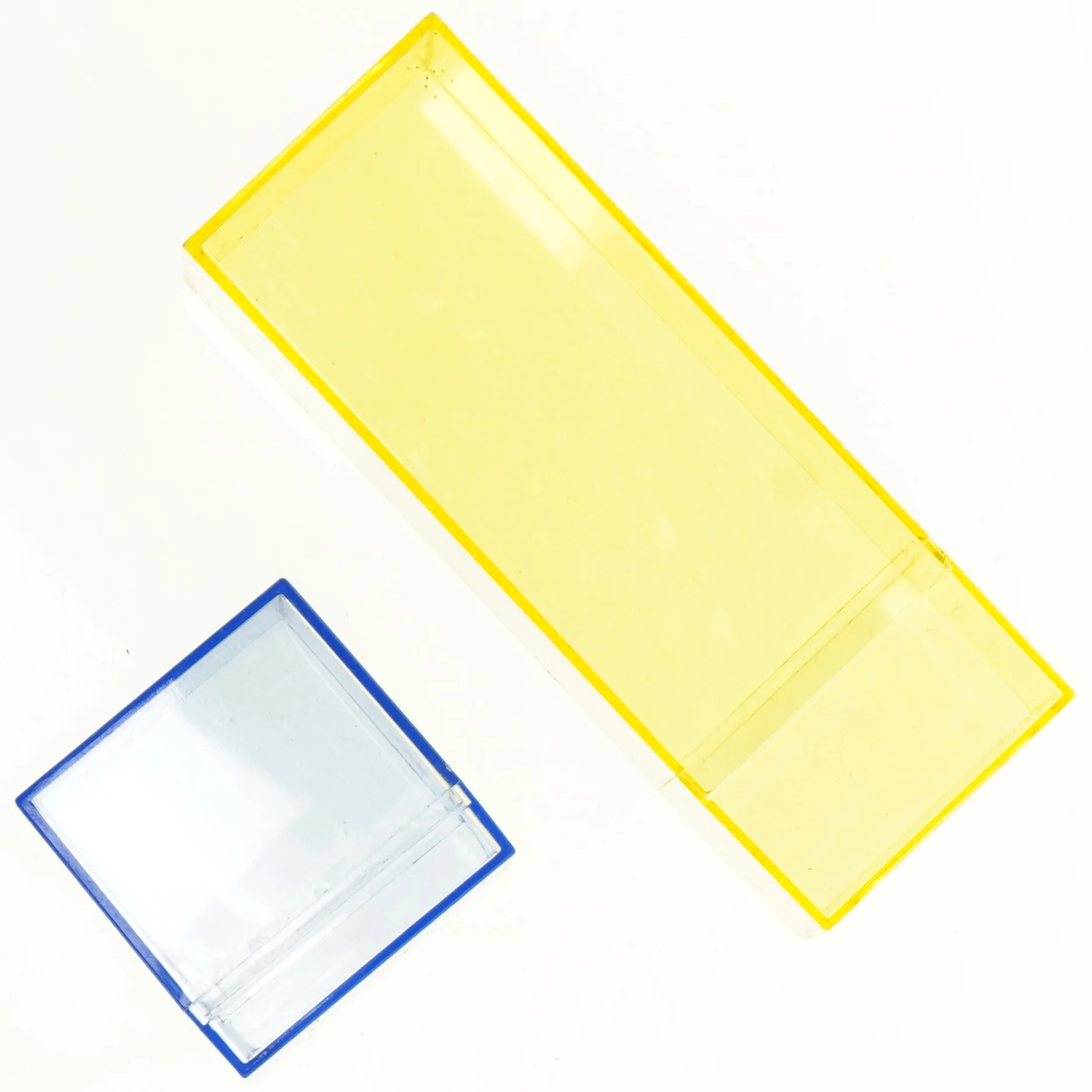 Transparente CD Cases i gul og blå (str. 6 x 6 cm og 16 x 6 cm)