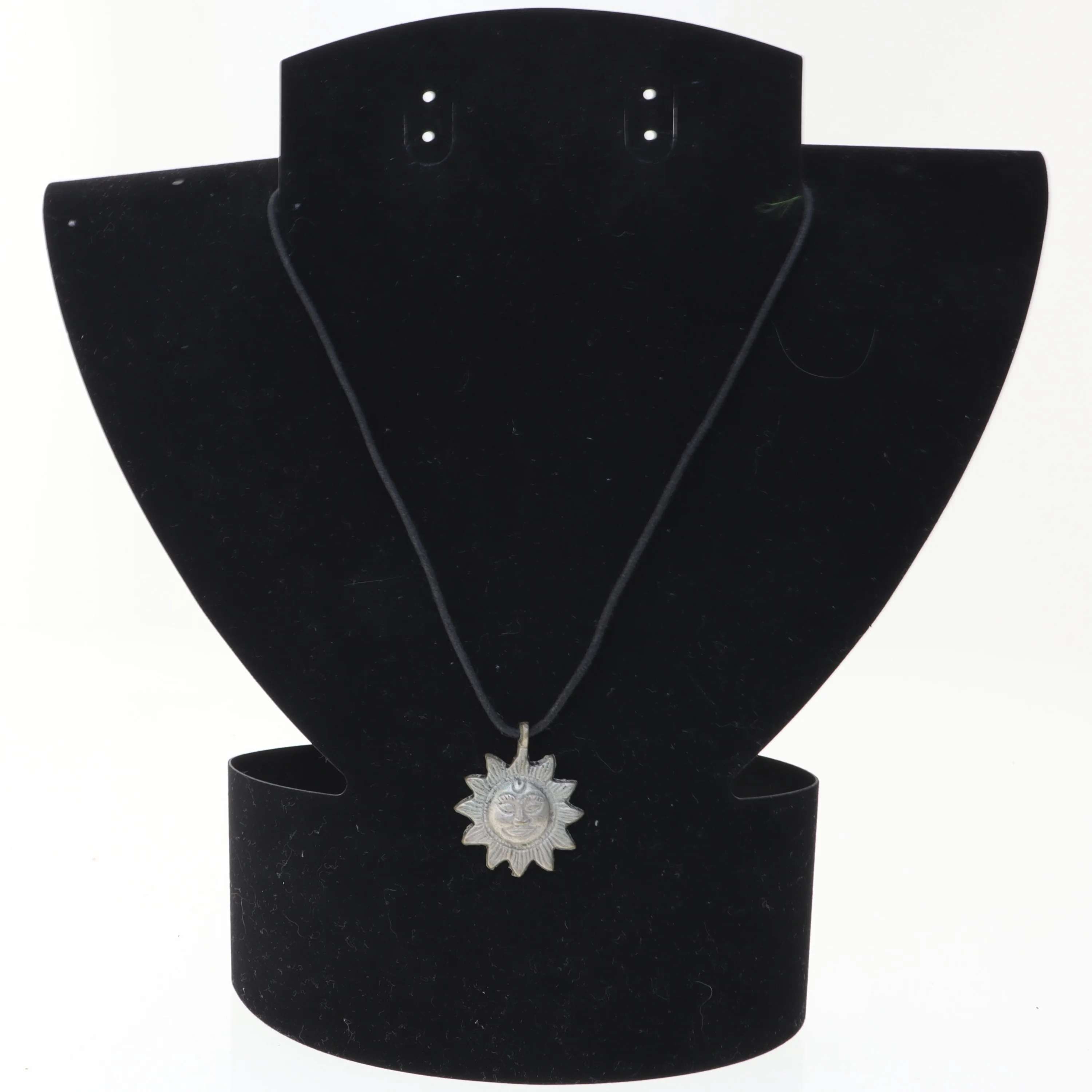 Sølv vedhæng med solmotiv (str. 60 cm)