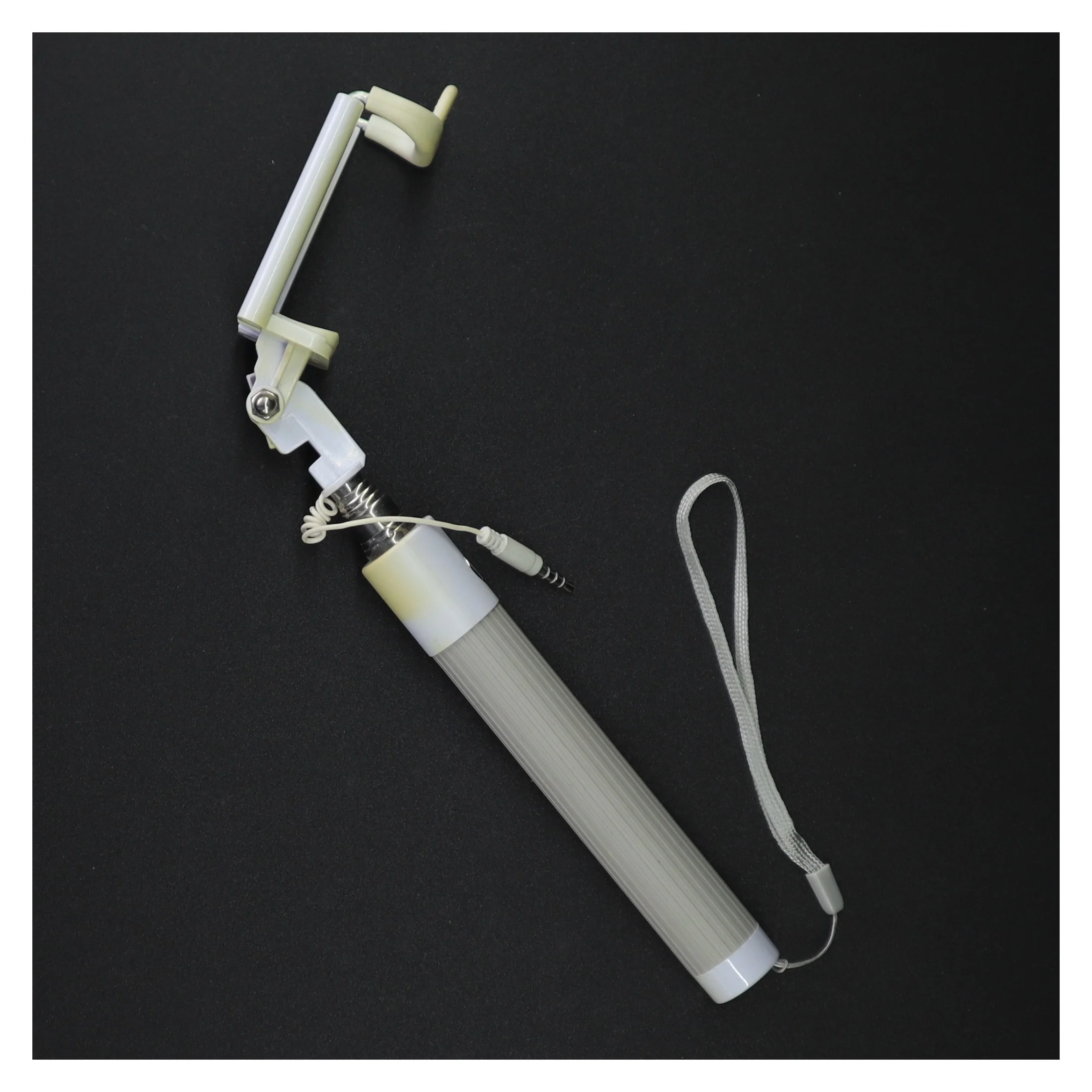 Selfie-stick med kabel (str. 29 cm til 87 cm)