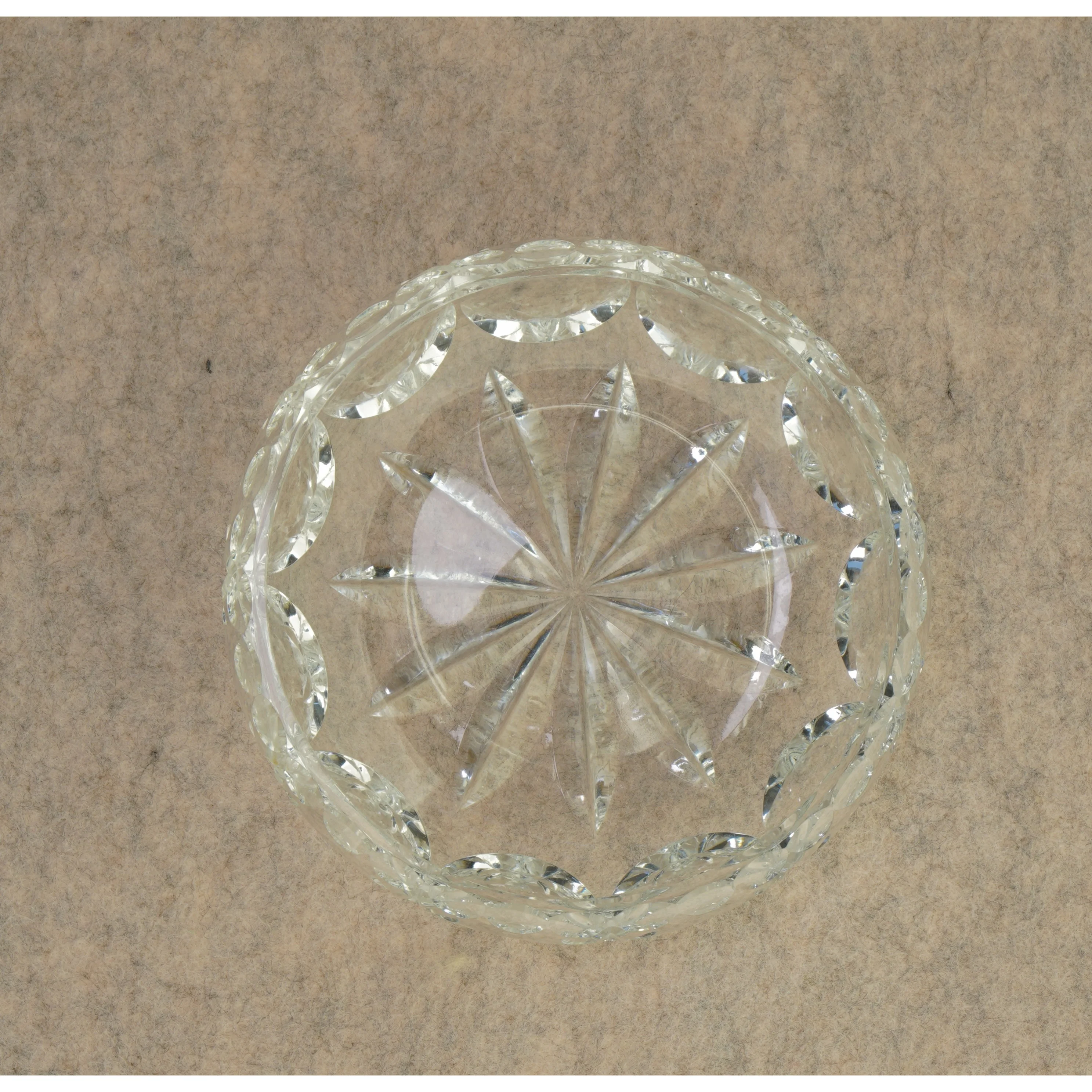 Glasskål i krystal (str. 19 gang 19 cm)