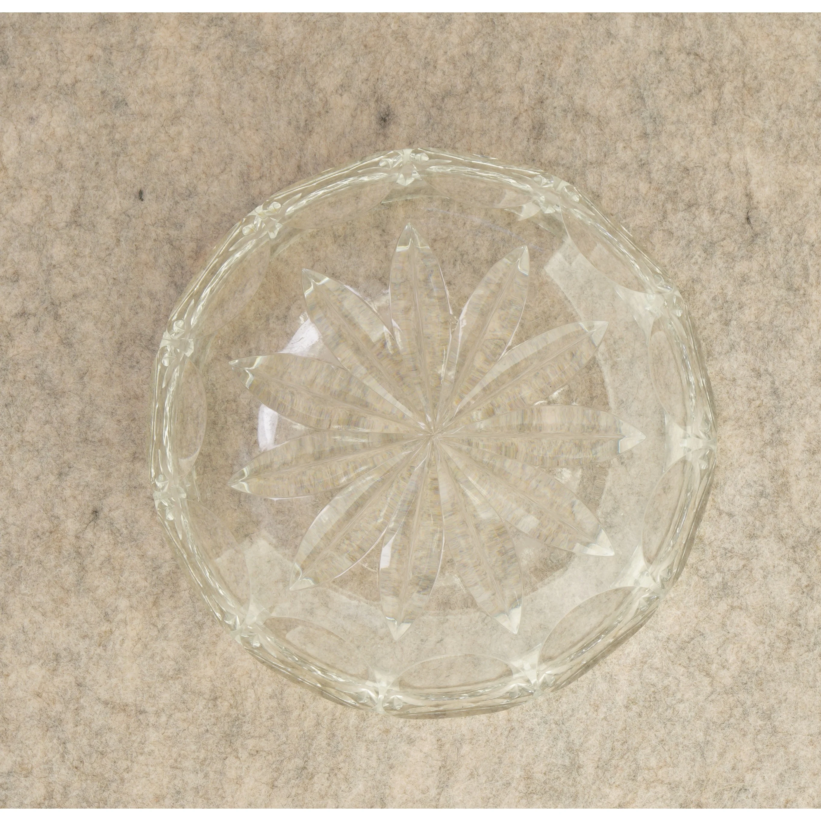 Glasskål i krystal (str. 19 gang 19 cm)