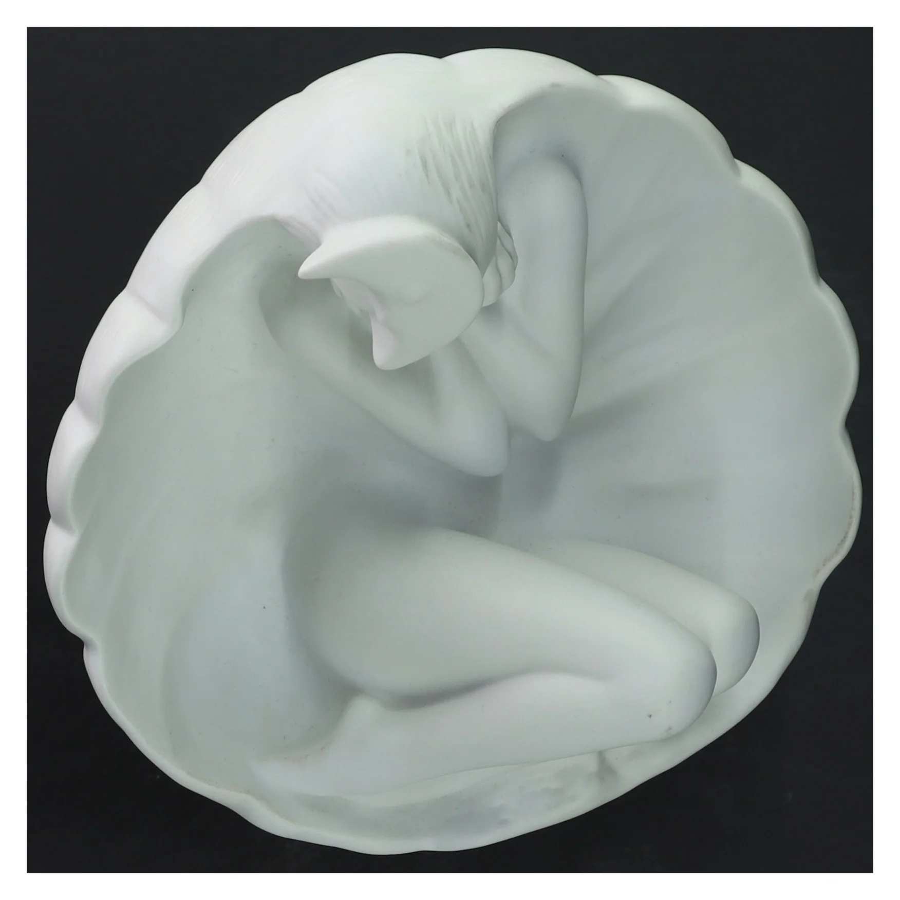 Porcelænsfigur med abstrakt motiv fra Royal Copenhagen (str. 20 cm)