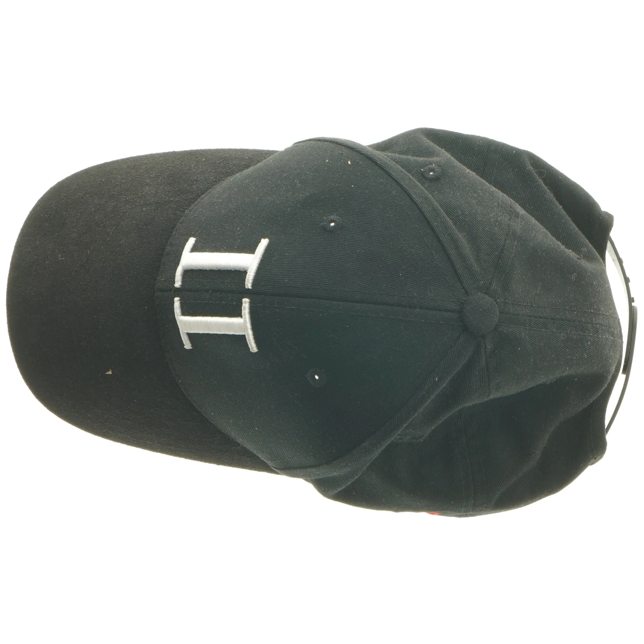 Sort kasket med 'II' fra Les Deux (str. Ø 19 cm)