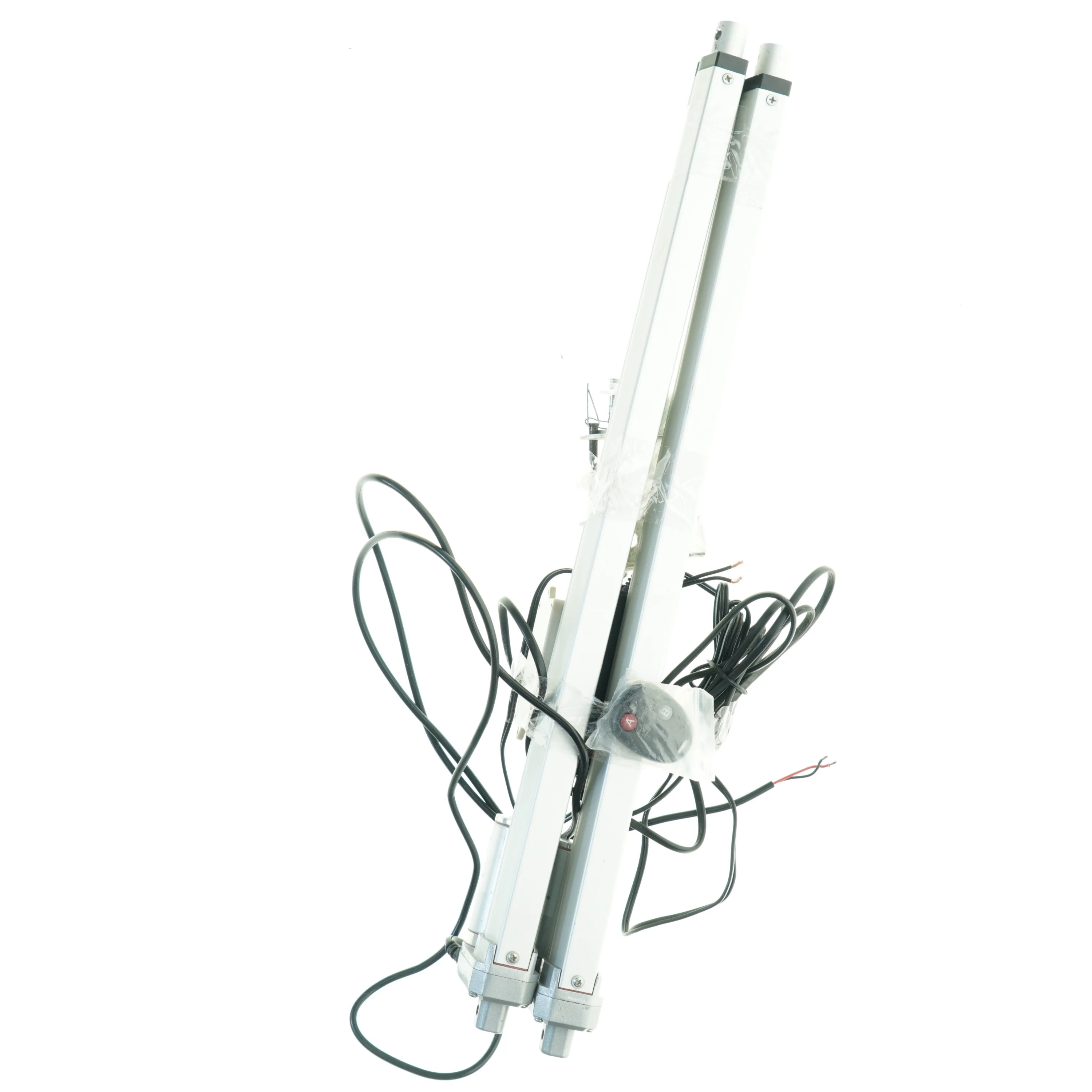 To lineare aktuatorer - eller arme der kan åbne og lukke ting (str. 63 x 10 cm)