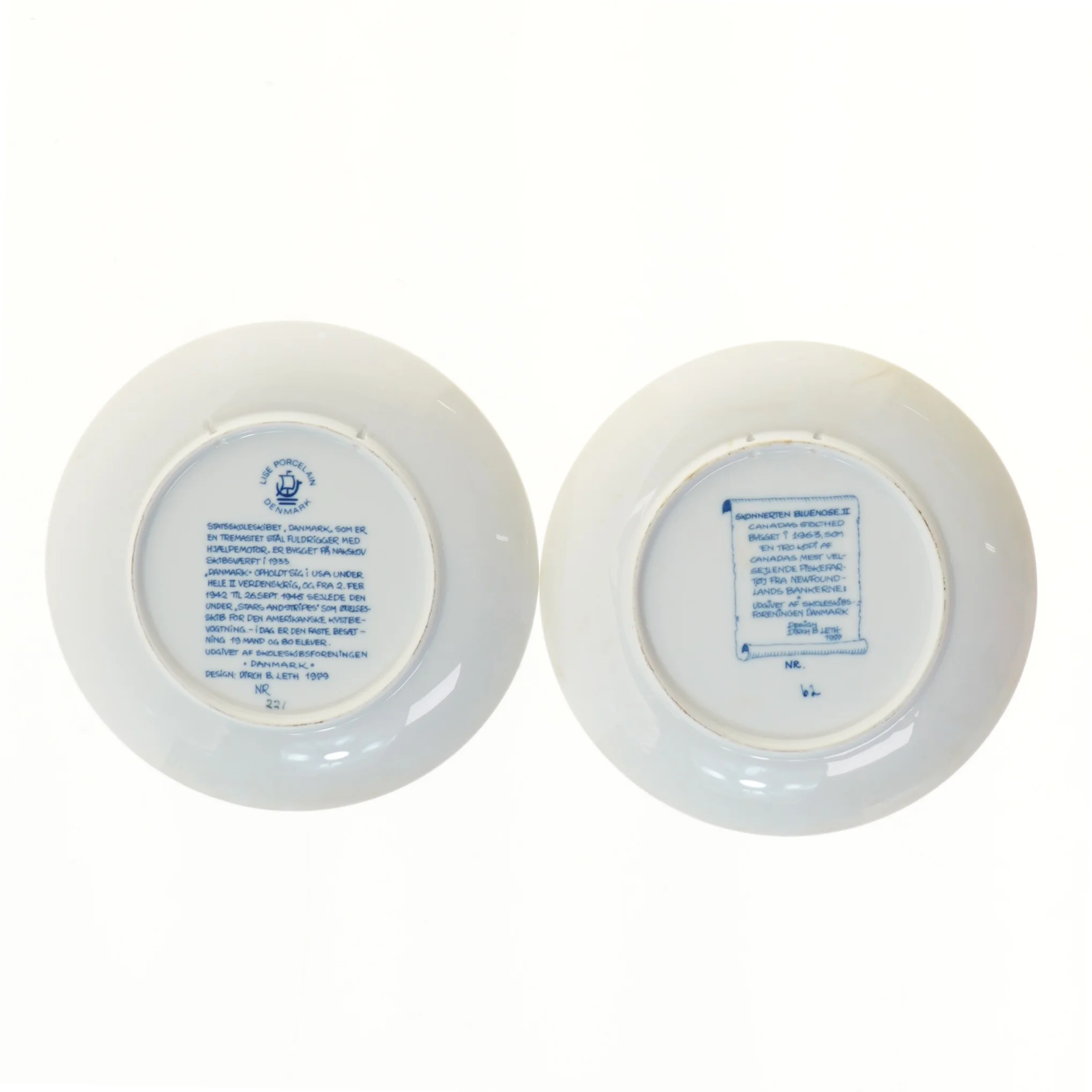 Blå og hvide dekorative tallerkener med skibsmotiver fra Lise Porcelain (str. Ø 19,5 cm)