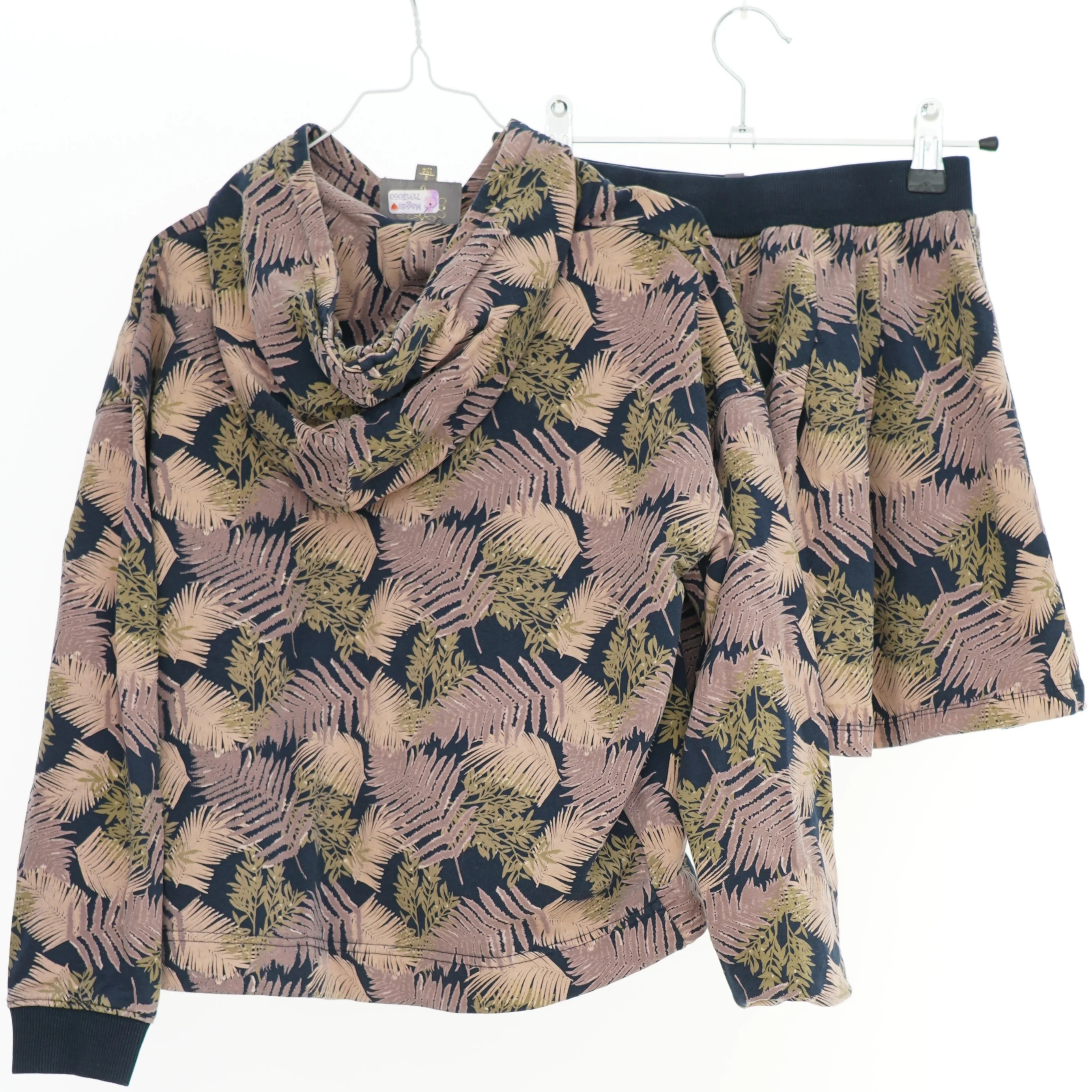 Blomster mønstret hættetrøje og shorts sæt fra Creamie (str. 134)