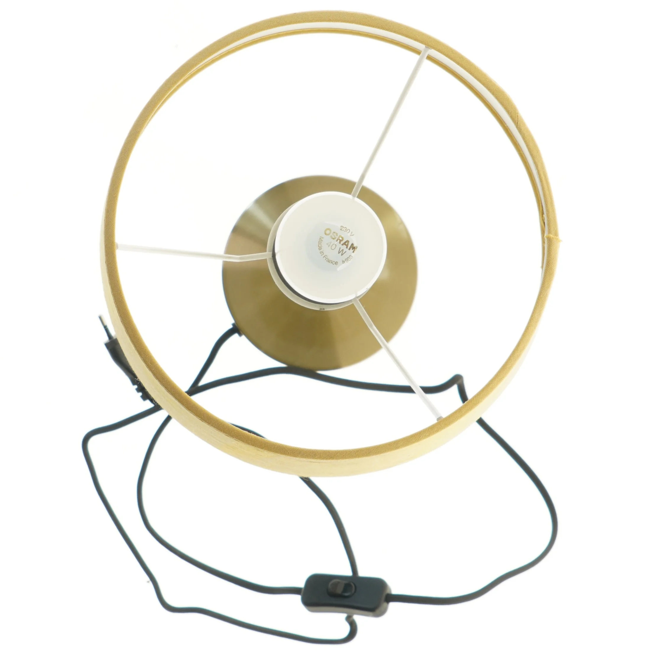 Bordlampe med guldfarvet skærm fra Keyhome (str. Ø 22x49 cm)