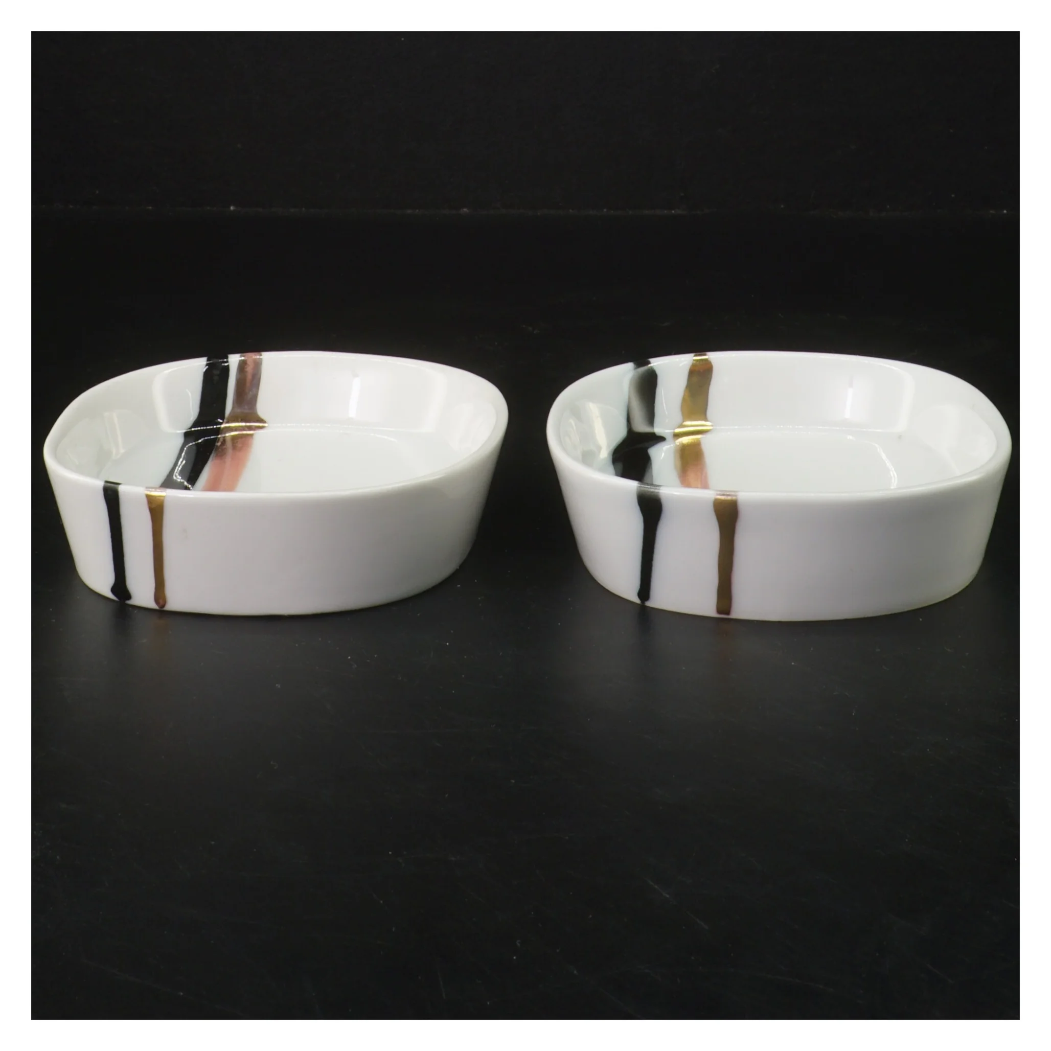 Dekorative tallerkener fra Royal Copenhagen (str. 2 styk, 12x11 cm)