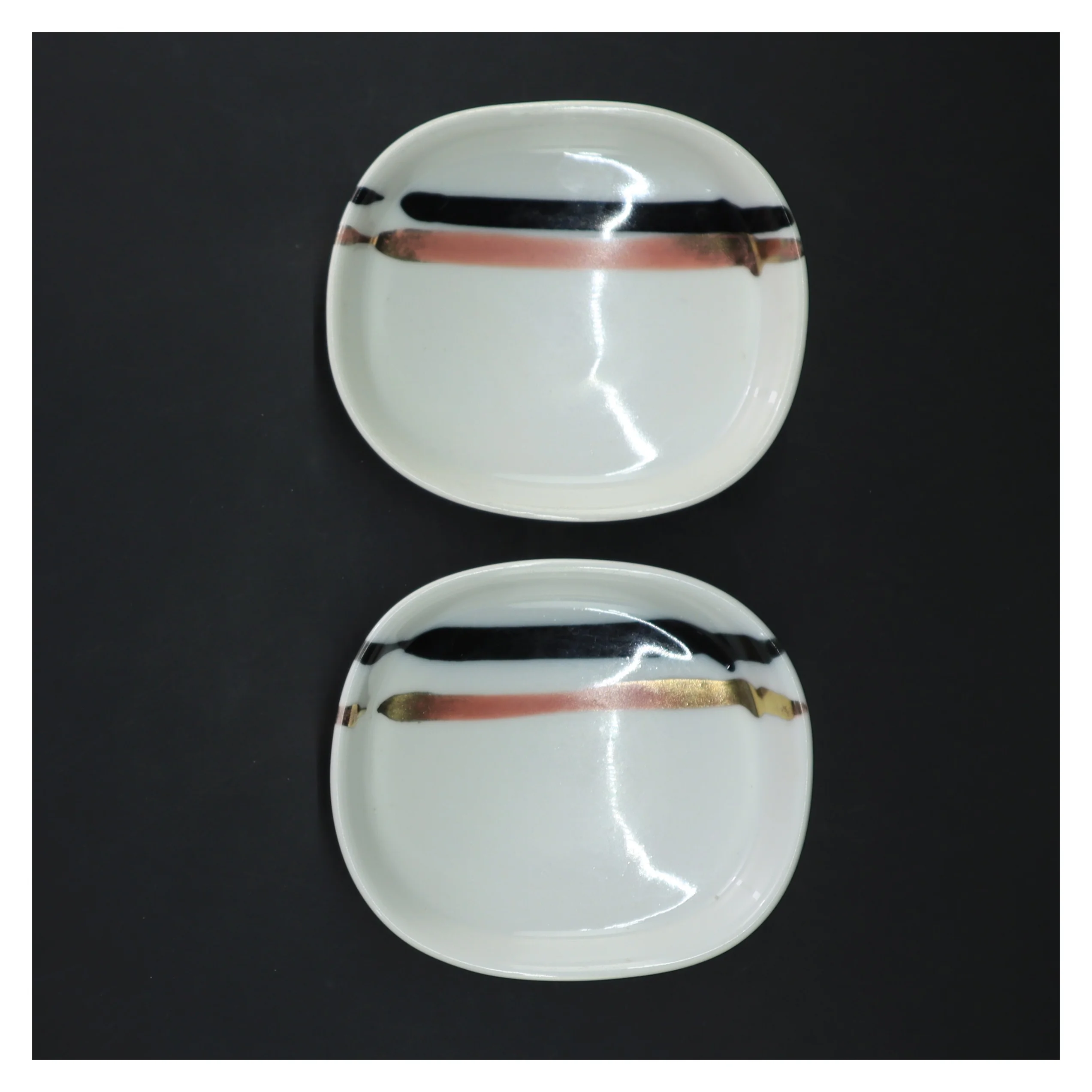 Dekorative tallerkener fra Royal Copenhagen (str. 2 styk, 12x11 cm)