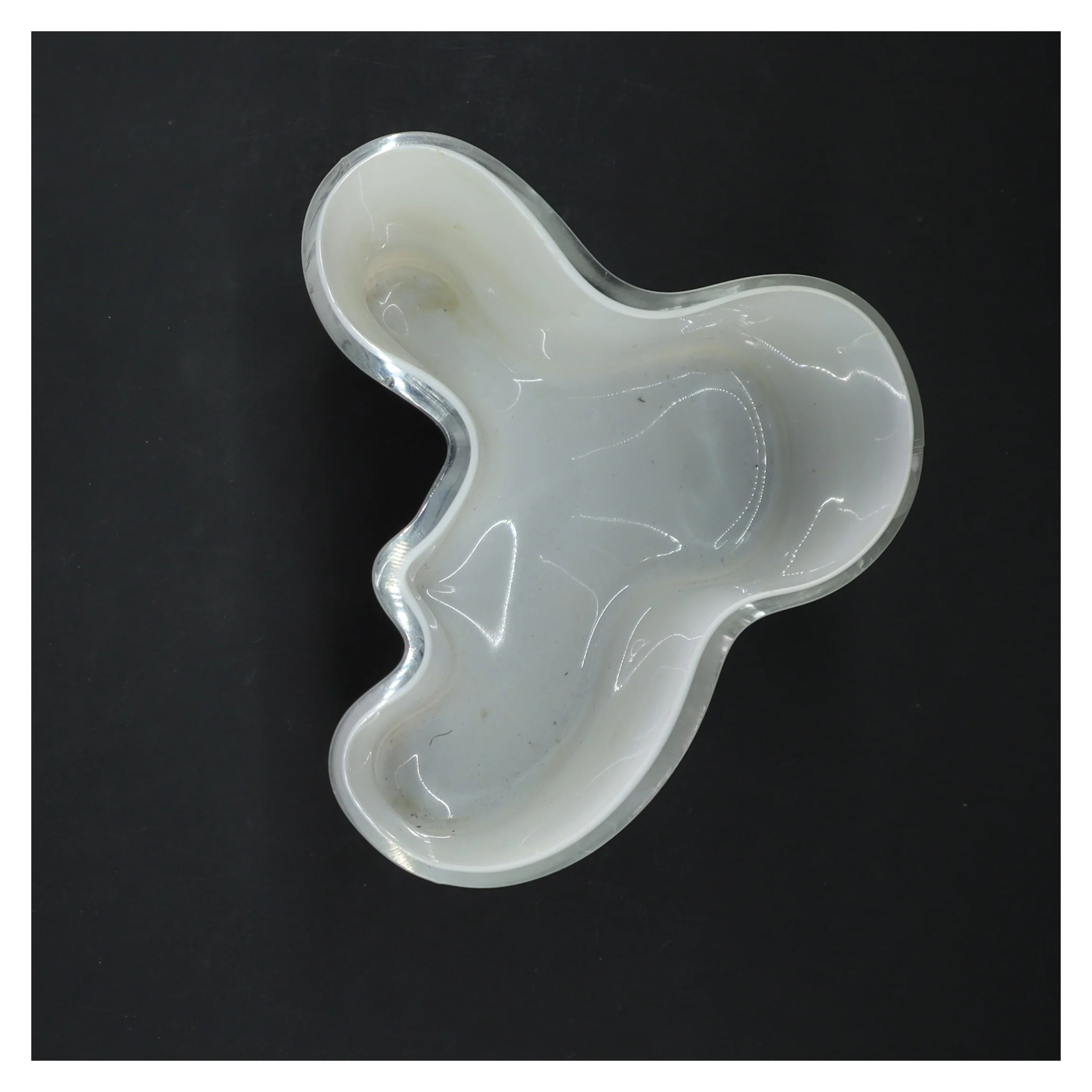 Hvid glasvase, organisk form (str. 15x12x14 cm) fra aalto 