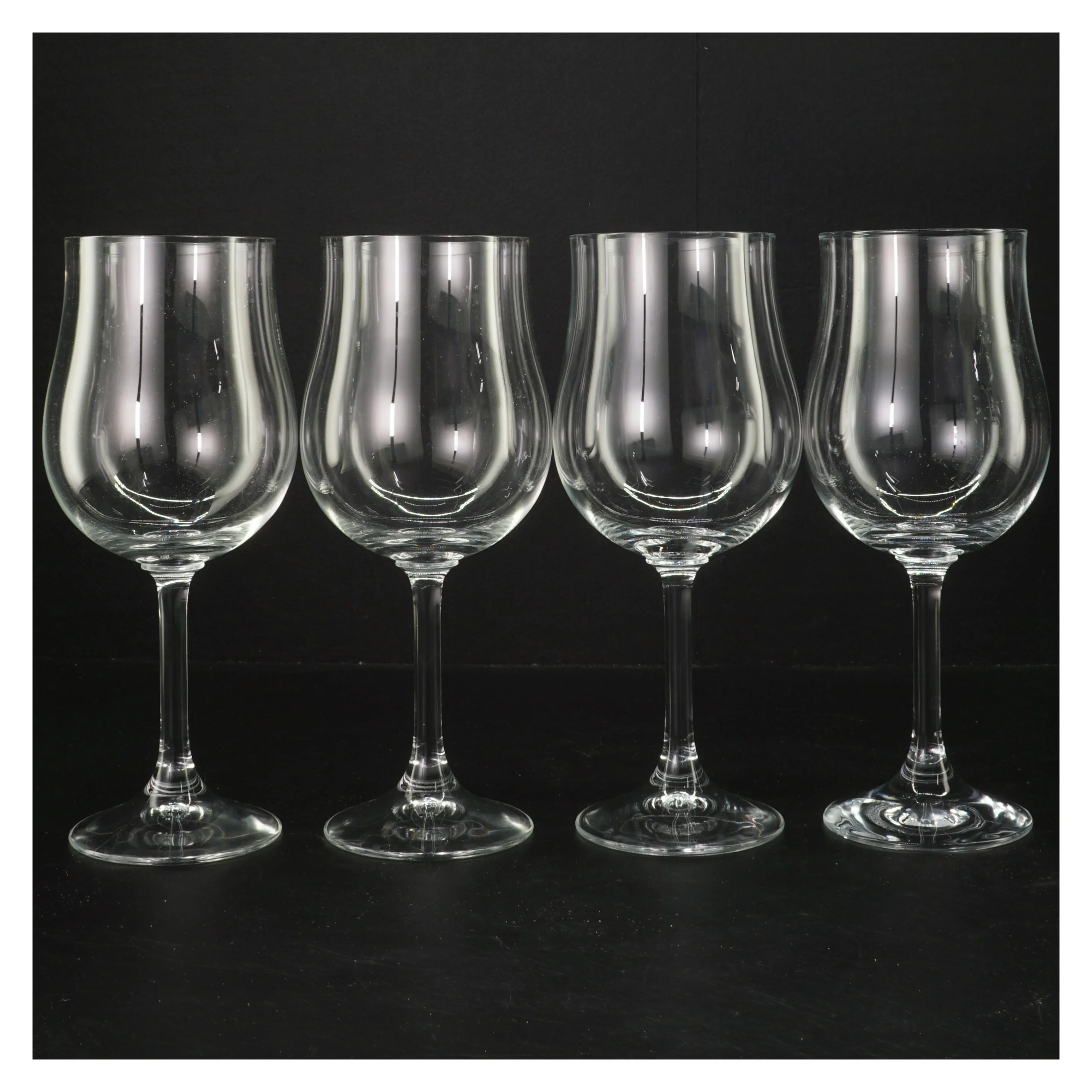 Sæt med 4 vinglas (str. 4 styk, 22 cm)