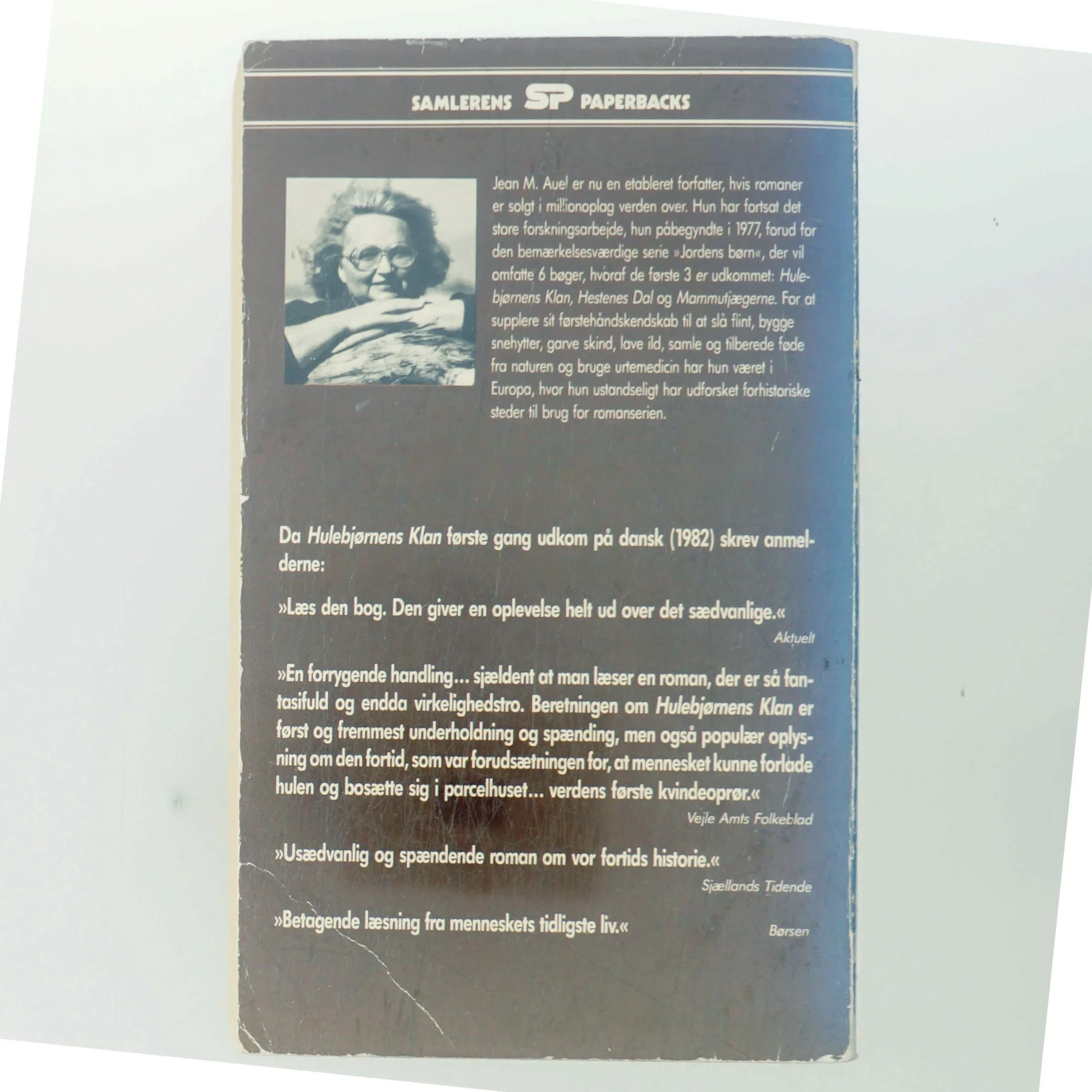 Hulebjørnens Klan af Jean M. Auel (Bog)