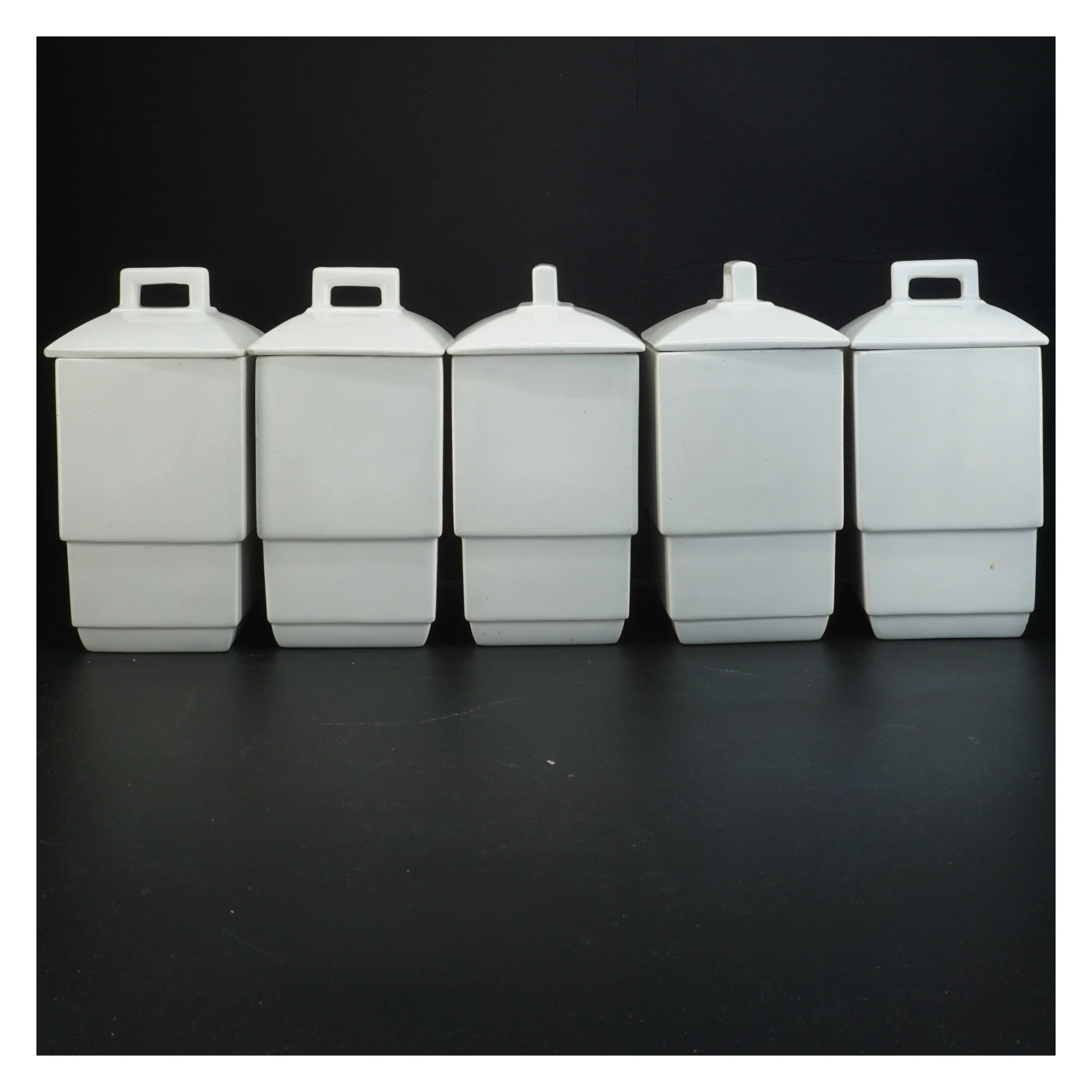 Porcelæn krydderiglas (str.15 x 9,5 cm og 8 x 5,5 cm)