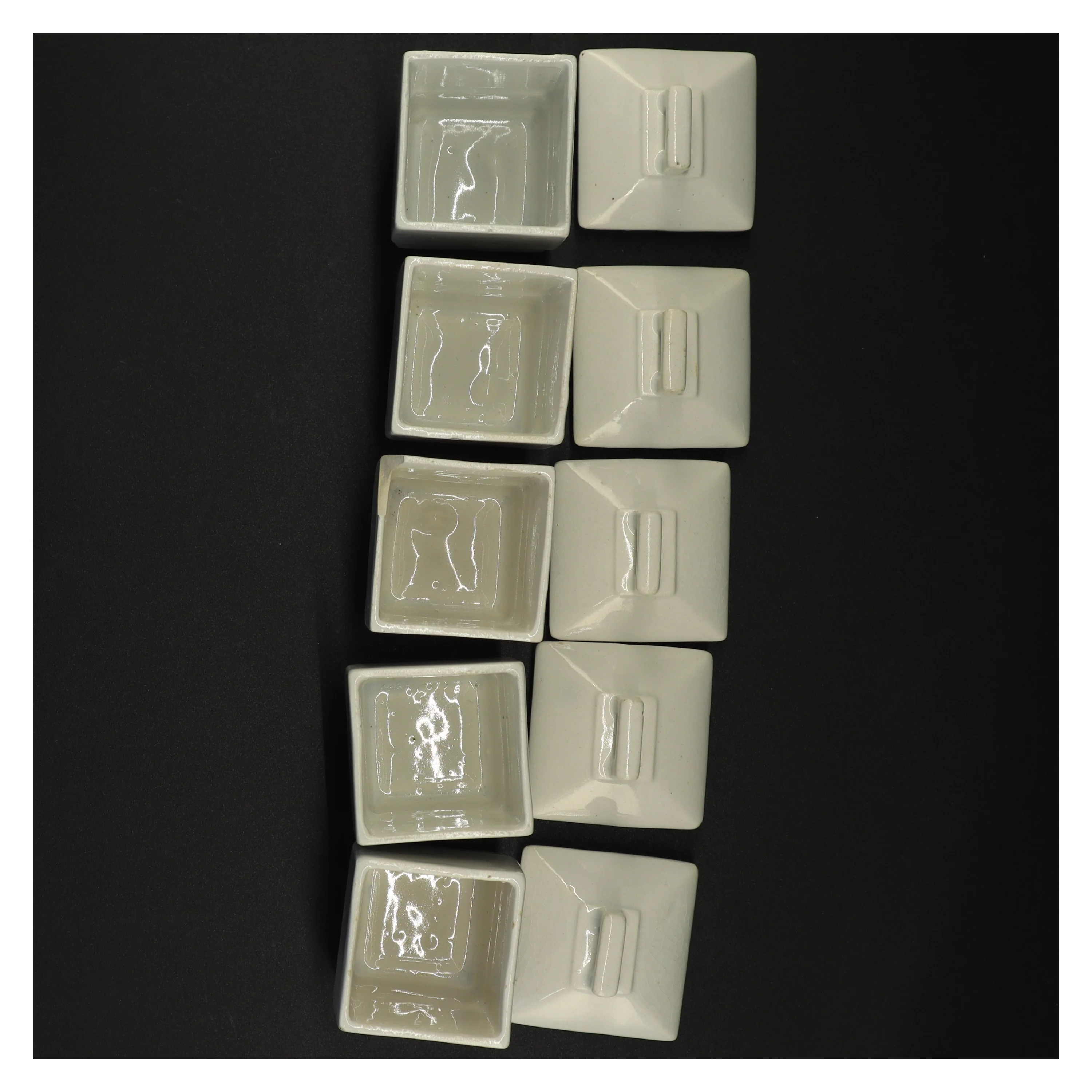 Porcelæn krydderiglas (str.15 x 9,5 cm og 8 x 5,5 cm)